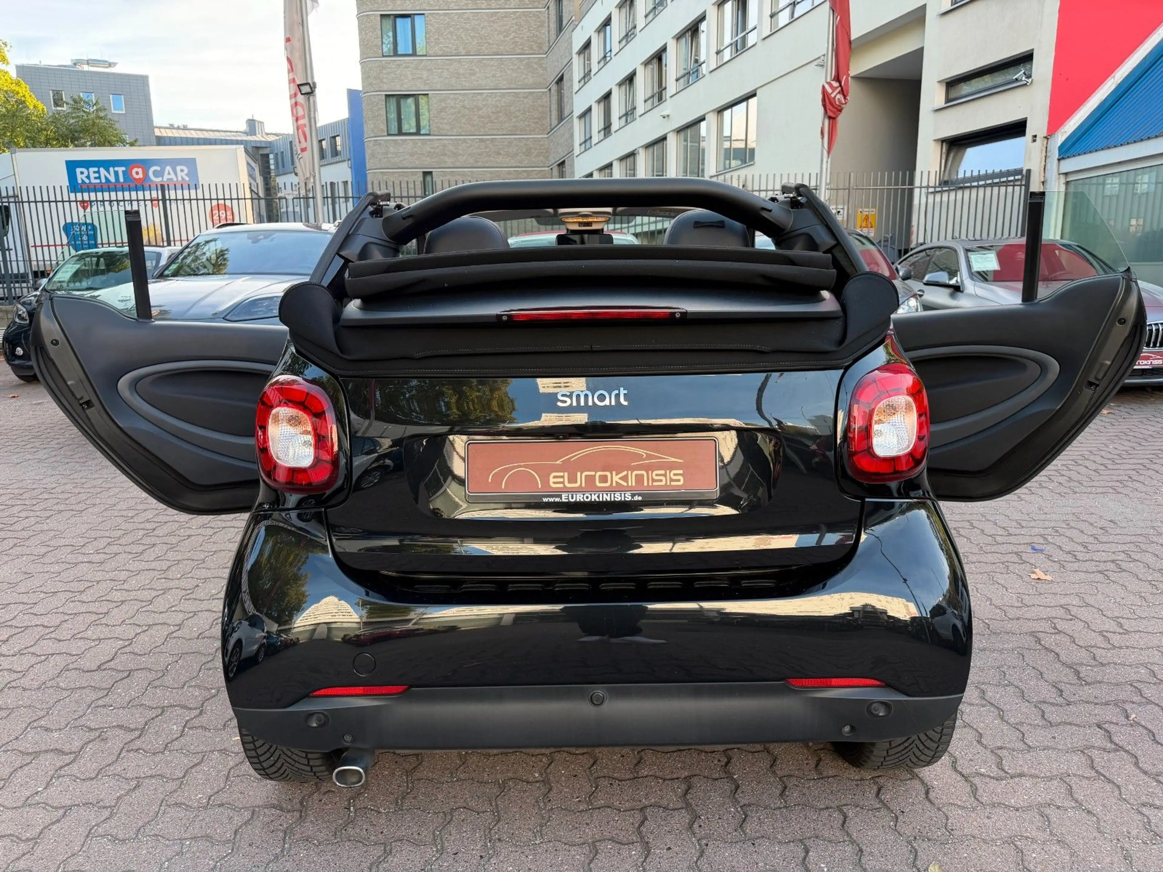 smart forTwo fortwo cabrio 66kW DCT prime SPORT*SHZ*NAVI*KAM* — photo 25