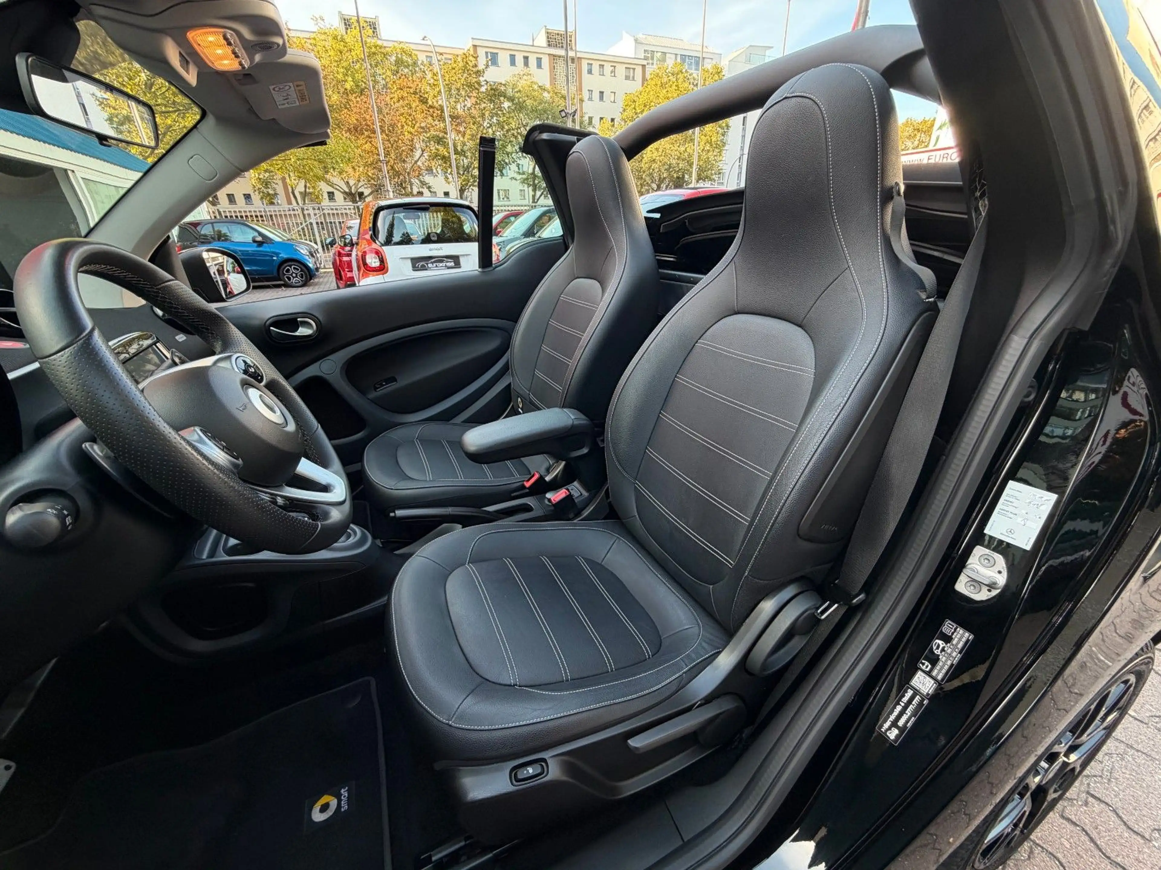 smart forTwo fortwo cabrio 66kW DCT prime SPORT*SHZ*NAVI*KAM* — photo 22