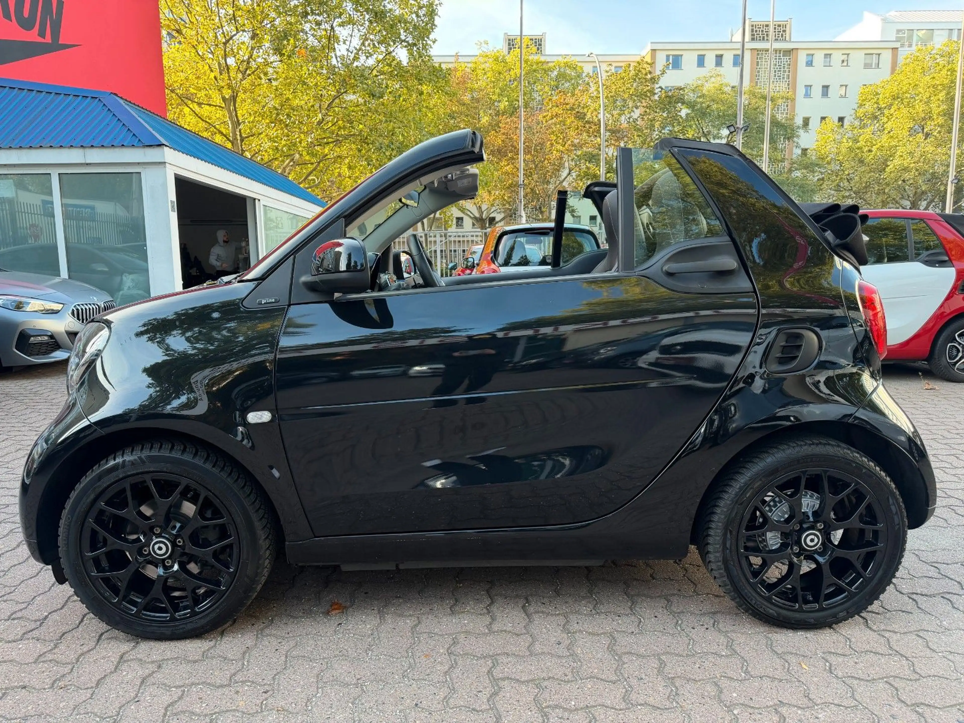 smart forTwo fortwo cabrio 66kW DCT prime SPORT*SHZ*NAVI*KAM* — photo 2