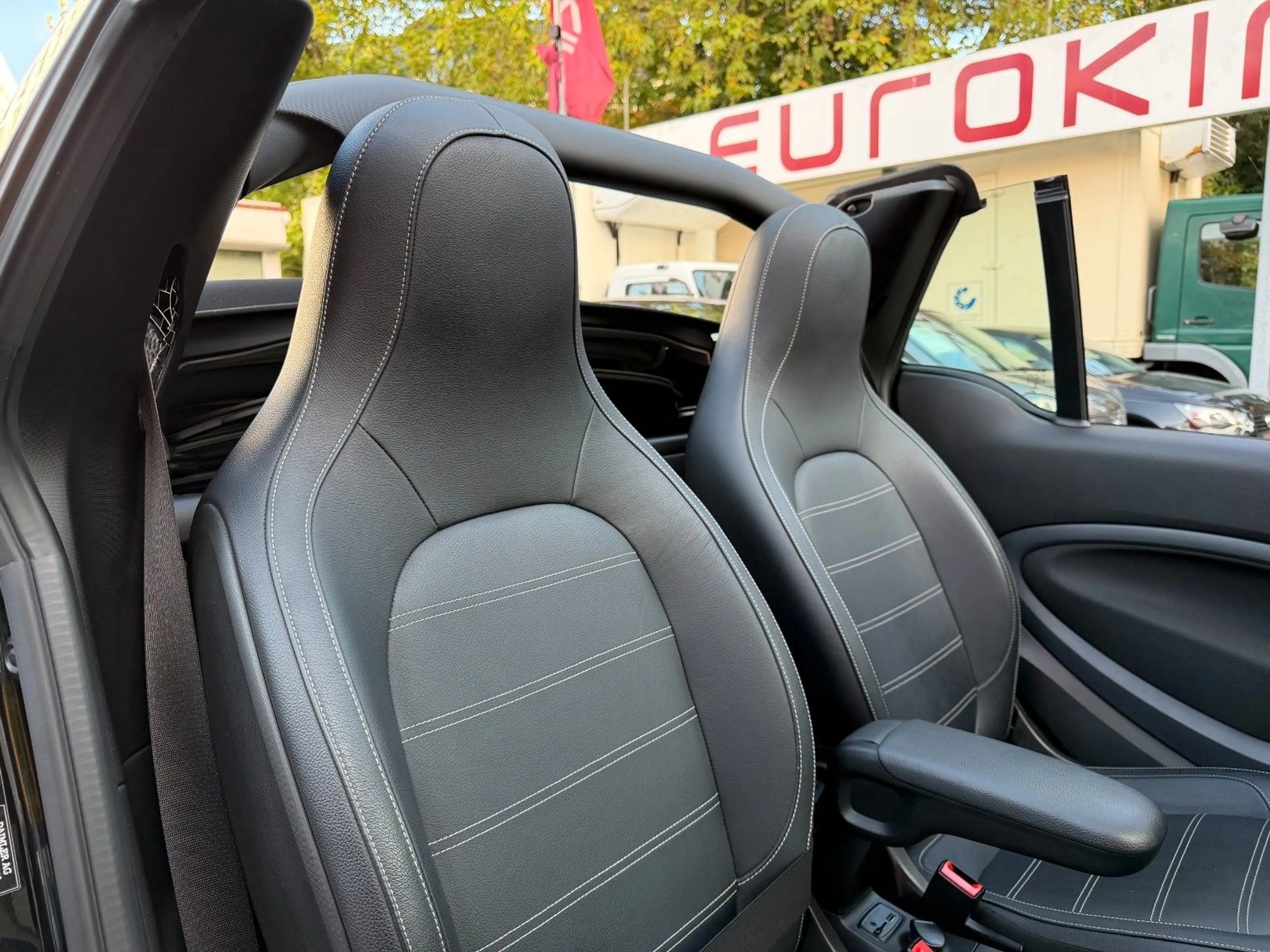 smart forTwo fortwo cabrio 66kW DCT prime SPORT*SHZ*NAVI*KAM* — photo 27
