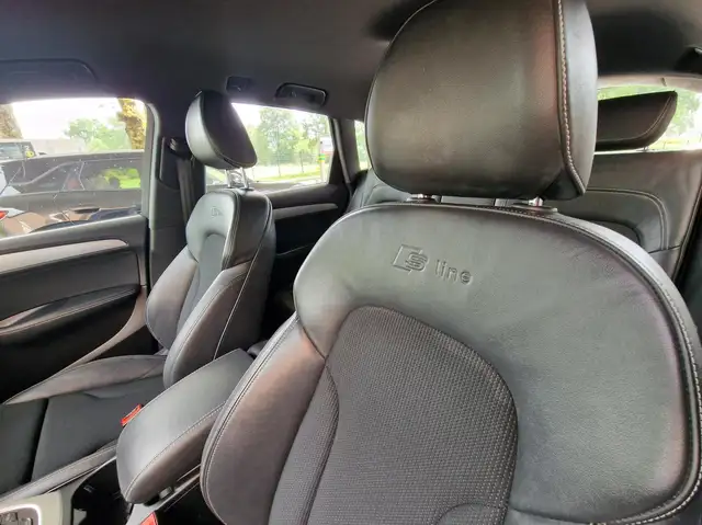 Audi Q5 view 5