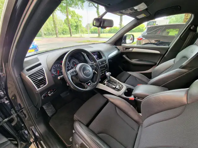 Audi Q5 view 6