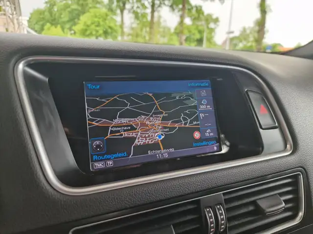 Audi Q5 view 12