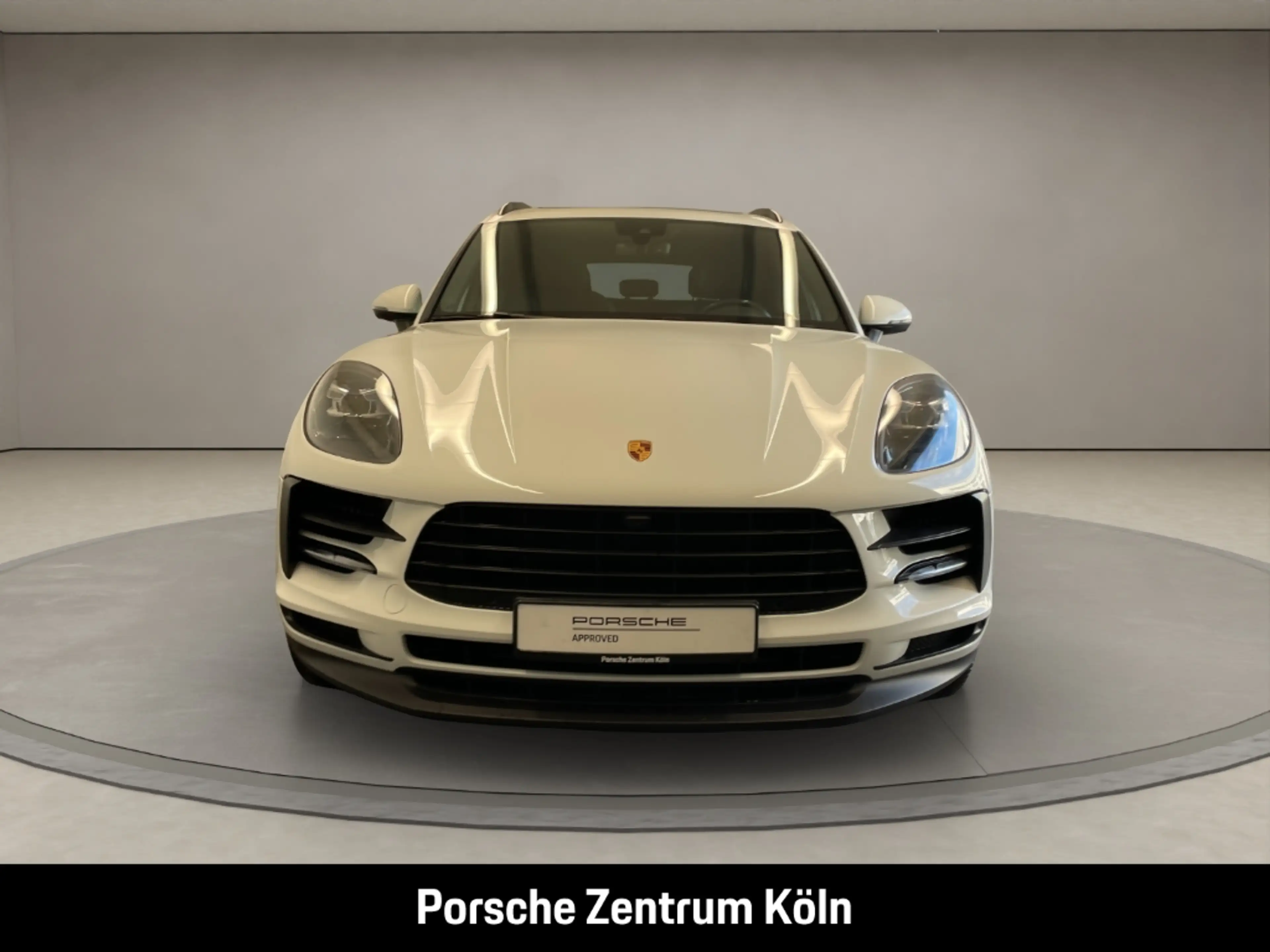 Porsche Macan S — photo 8