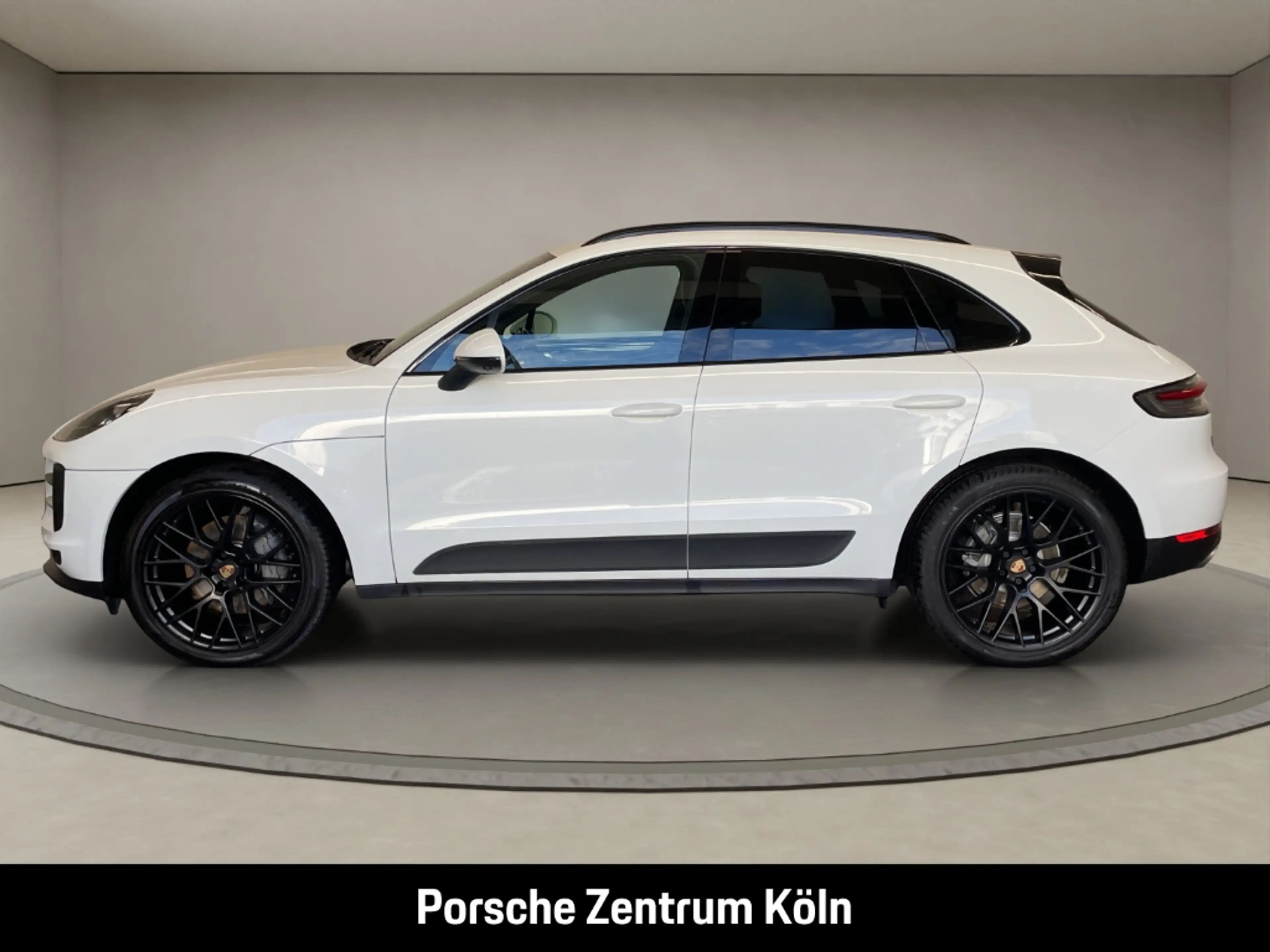 Porsche Macan S — photo 2