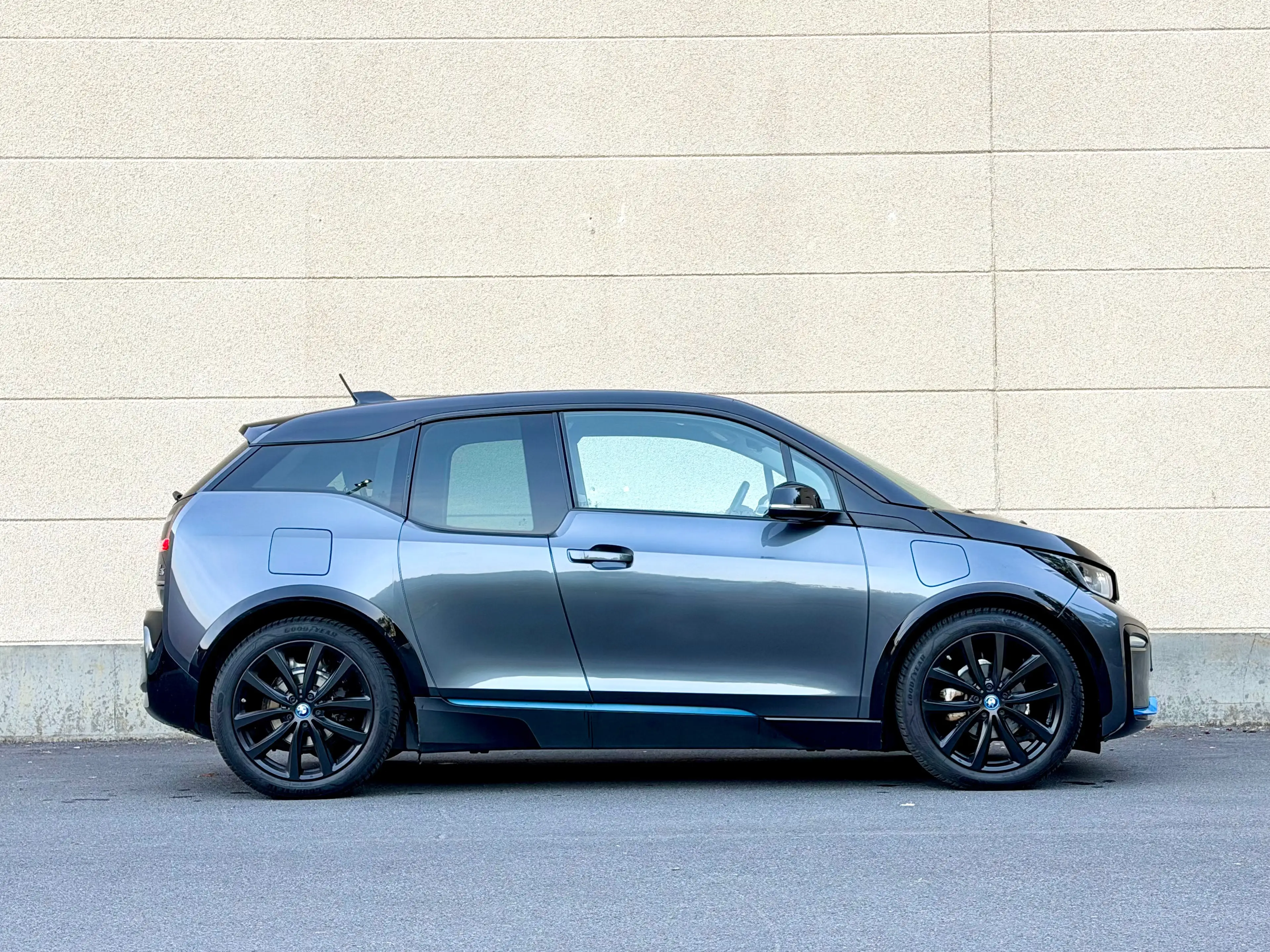 BMW i3 i3s 94Ah - 33.2 kWh REX Plug-In (EU6.2) — photo 2