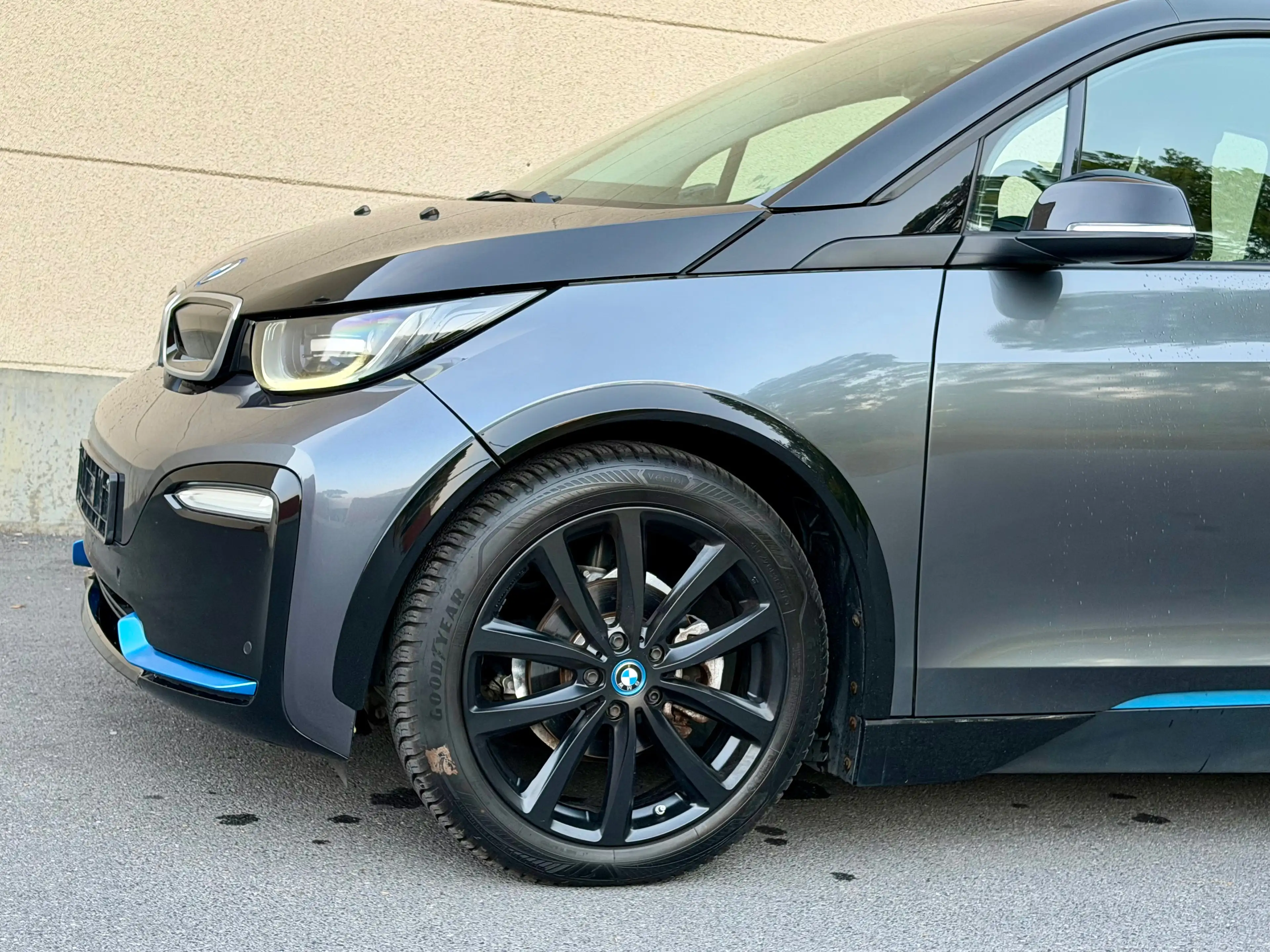 BMW i3 i3s 94Ah - 33.2 kWh REX Plug-In (EU6.2) — photo 15