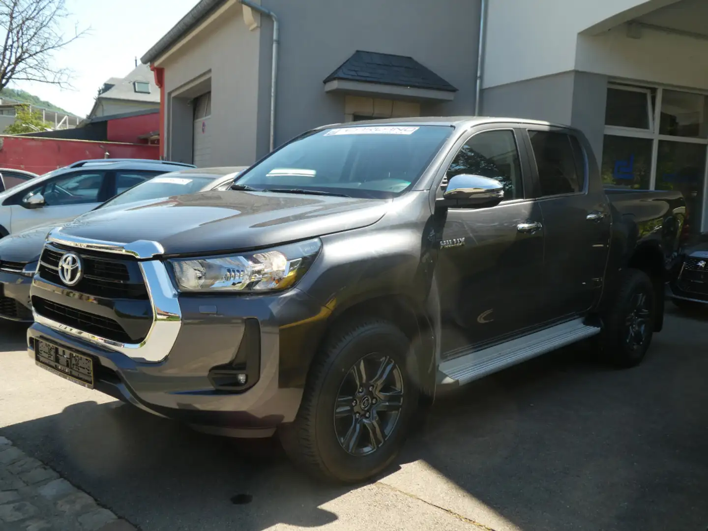 Toyota Hilux D-4D Auto. Double Cab. 4WD Comfort "5places" Gris - 1