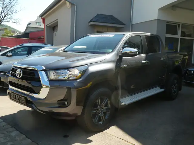 Toyota Hilux D-4D Auto. Double Cab. 4WD Comfort "5places"