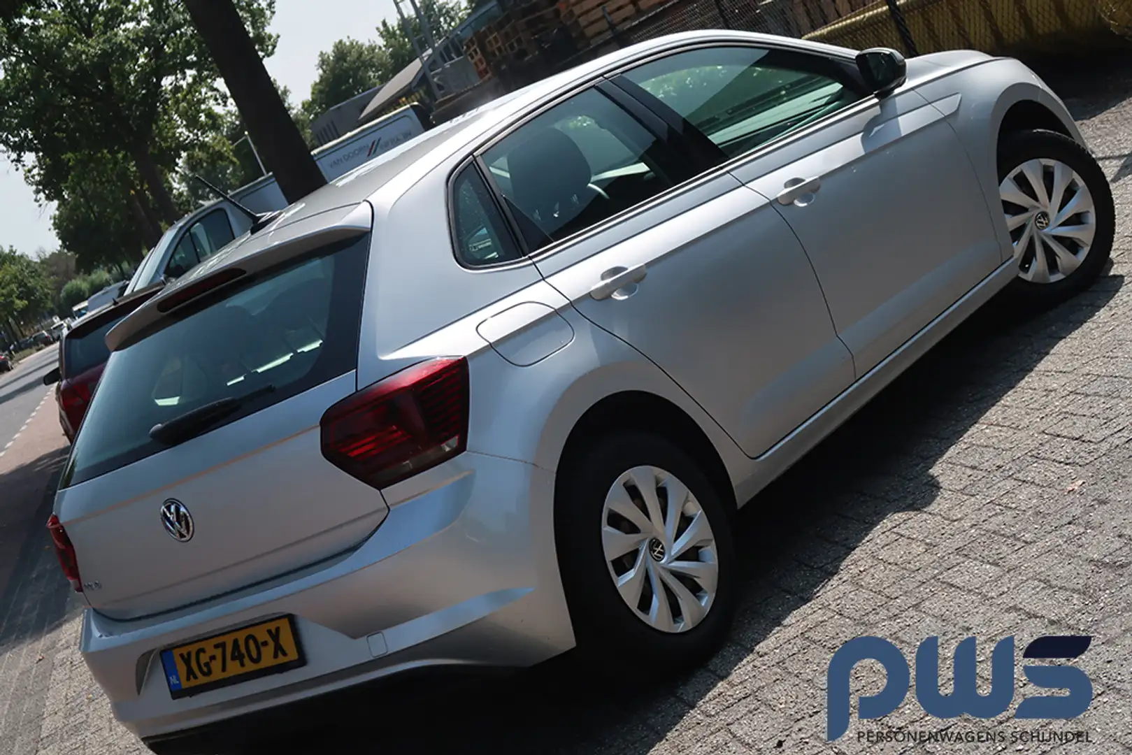 Volkswagen Polo 1.0 MPI Comfortline Navi / Airco / Cruise / Carpla Grijs - 2