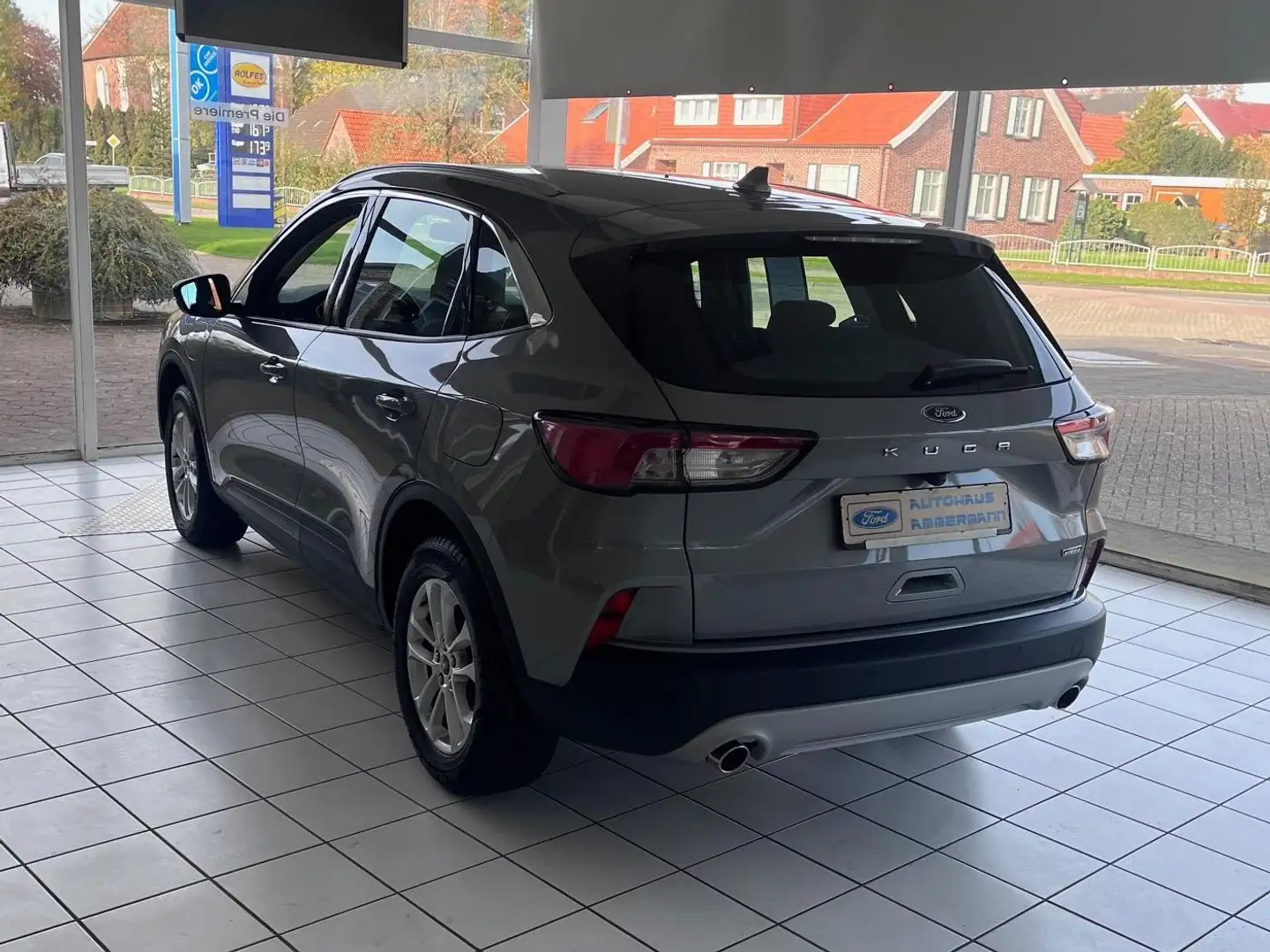 Ford Kuga Plug-In Hybrid Titanium Grau - 2