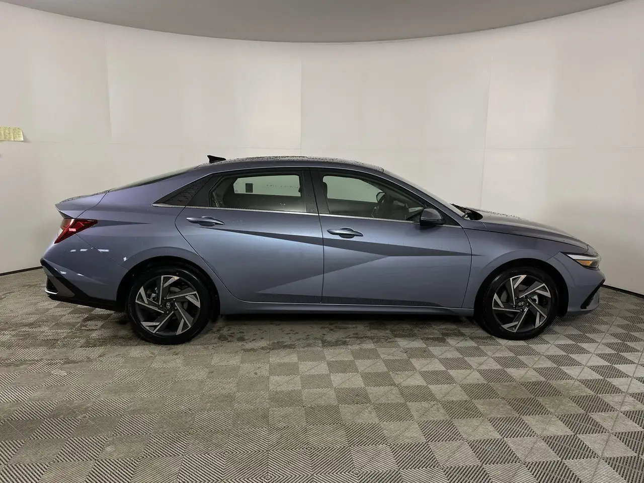 Hyundai ELANTRA снимка Hyundai ELANTRA