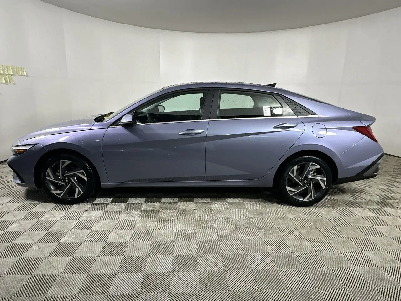 Hyundai ELANTRA снимка Hyundai ELANTRA