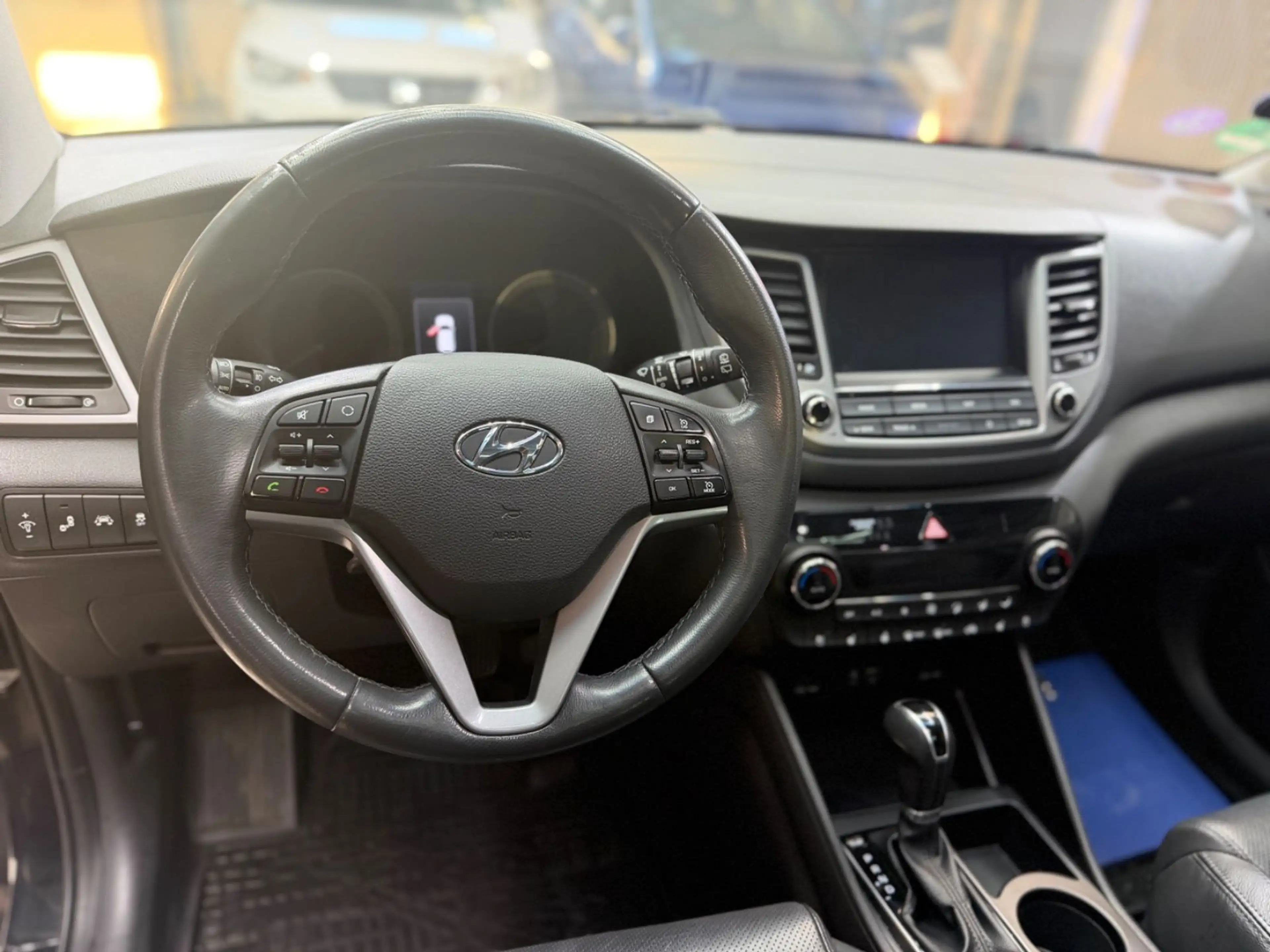Hyundai TUCSON Premium 4WD Panorama LED Kamera AHK — photo 13