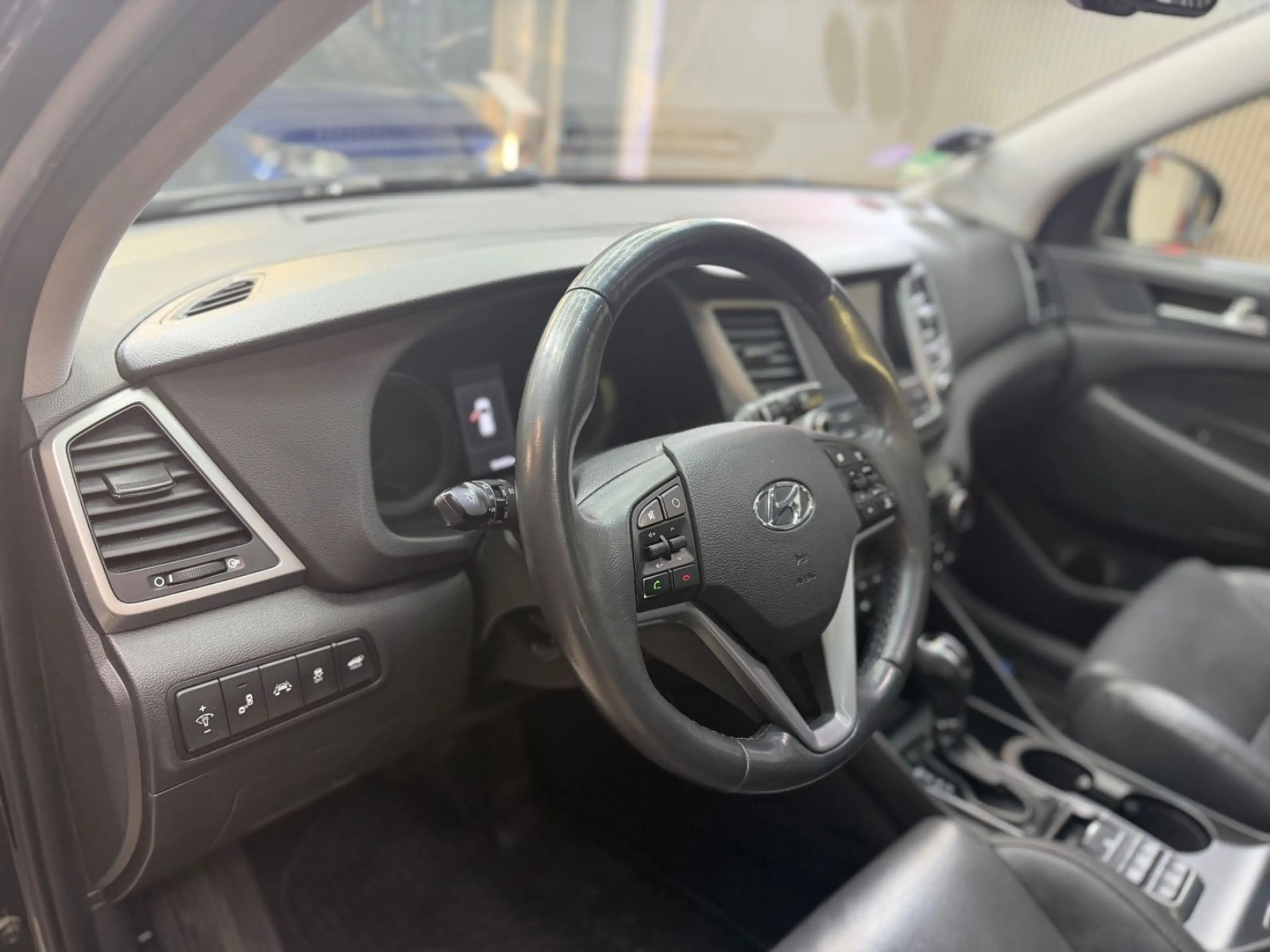 Hyundai TUCSON Premium 4WD Panorama LED Kamera AHK — photo 12