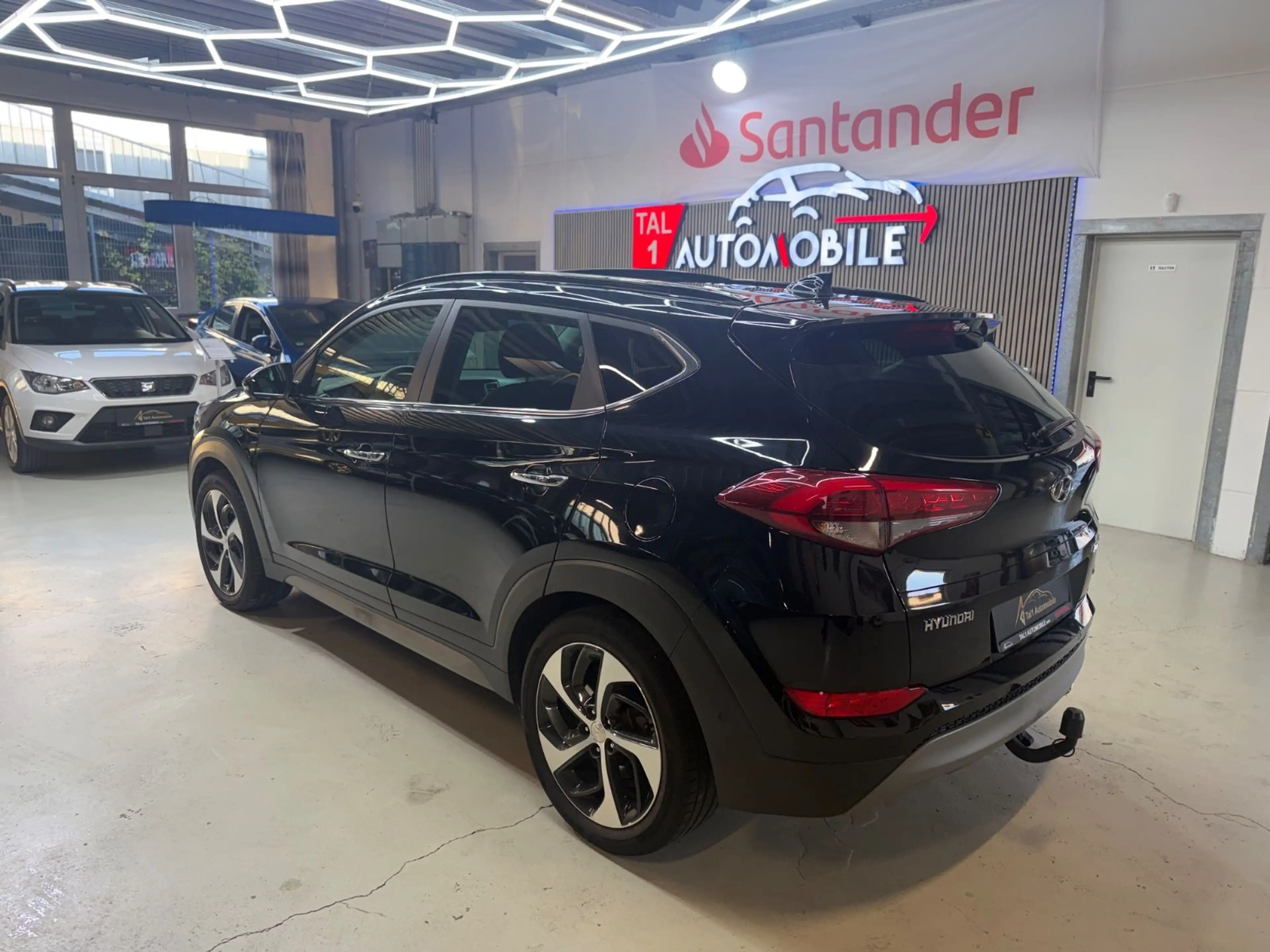 Hyundai TUCSON Premium 4WD Panorama LED Kamera AHK — photo 8