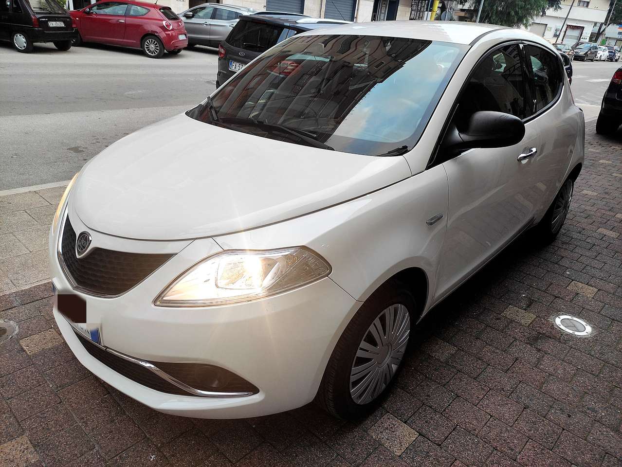 Lancia Ypsilon Ypsilon III 2015 1.2 Silver 69cv