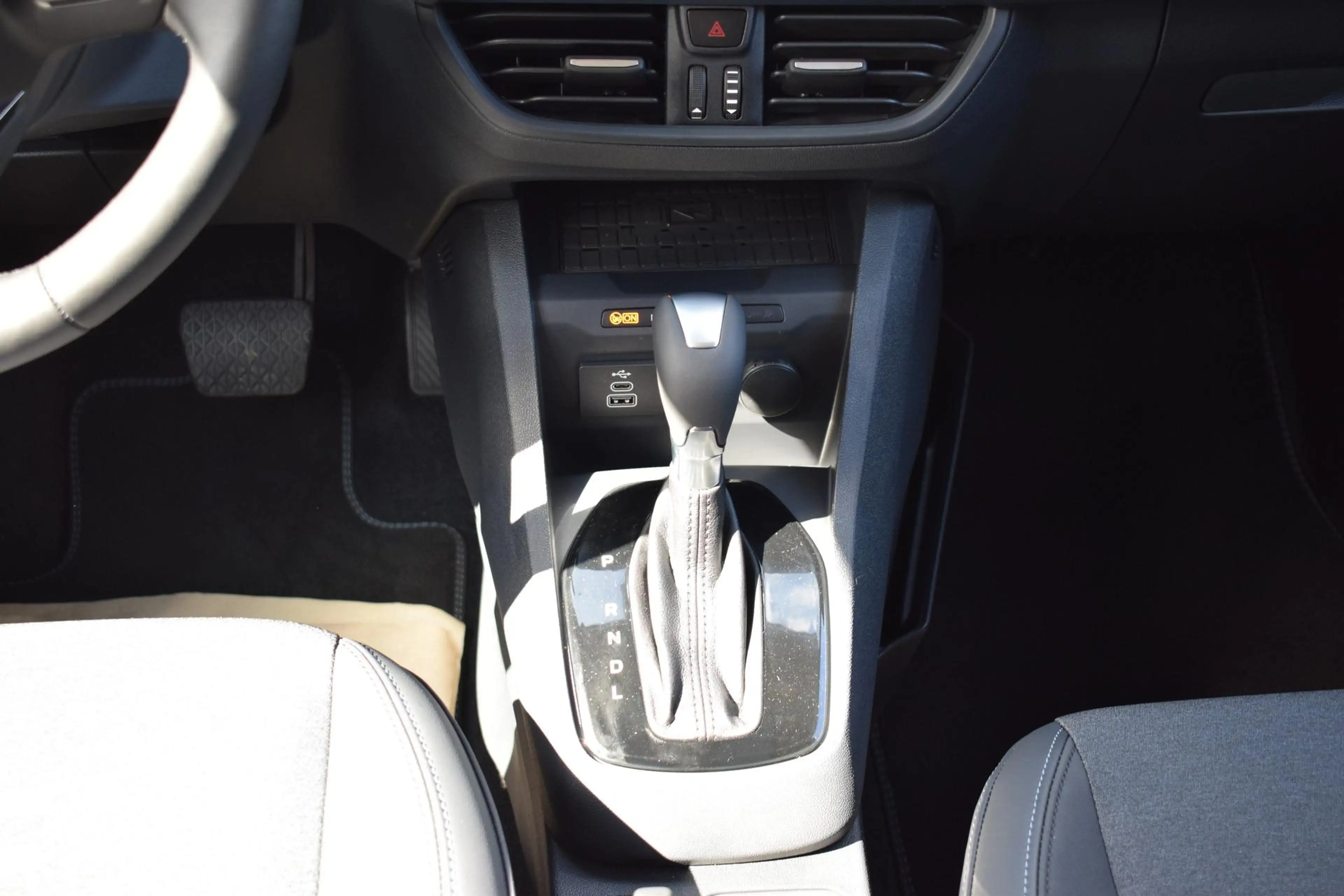 Ford Tourneo Courier Active ACC Kamera NAVI 5J. Garantie — photo 13
