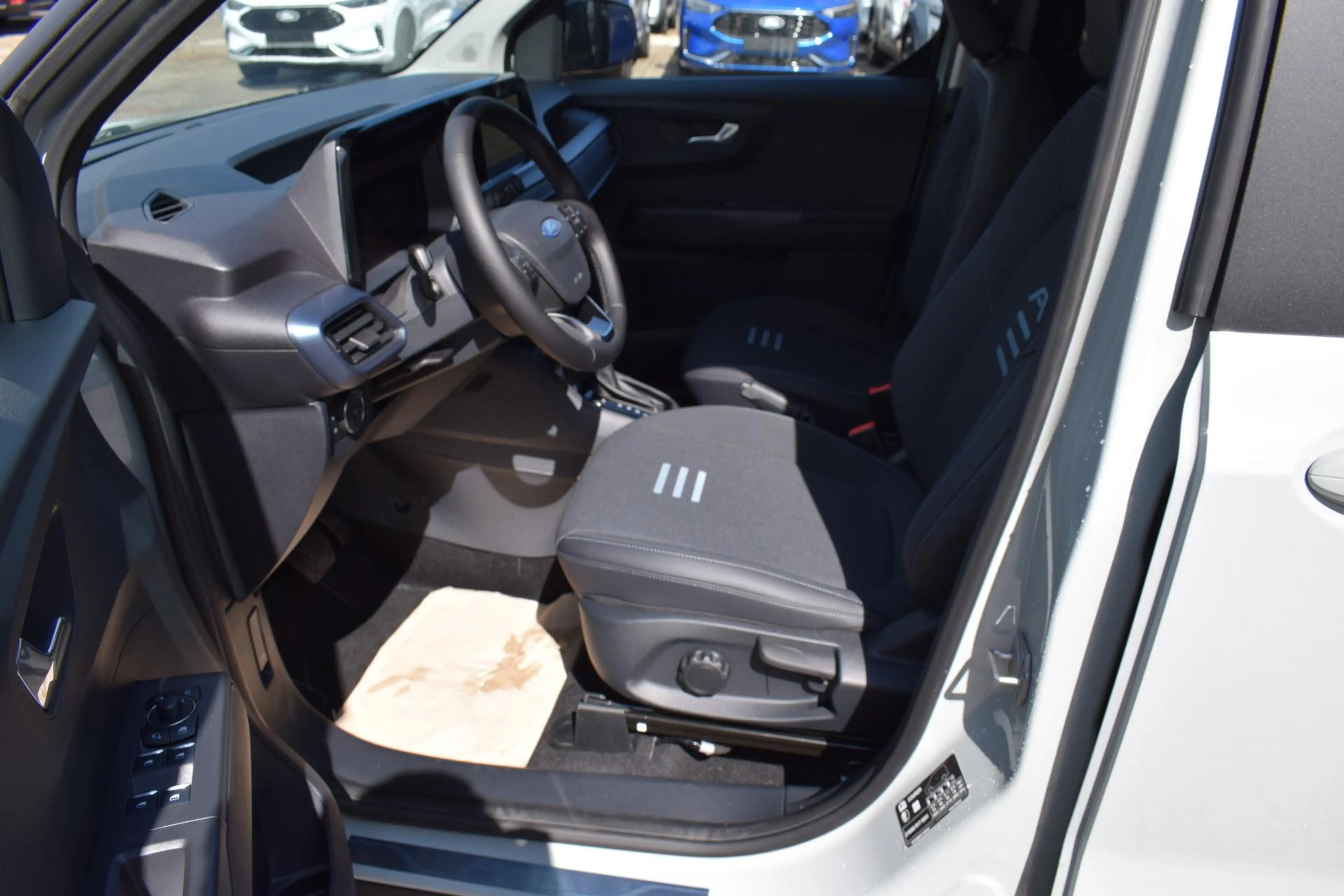 Ford Tourneo Courier Active ACC Kamera NAVI 5J. Garantie — photo 8