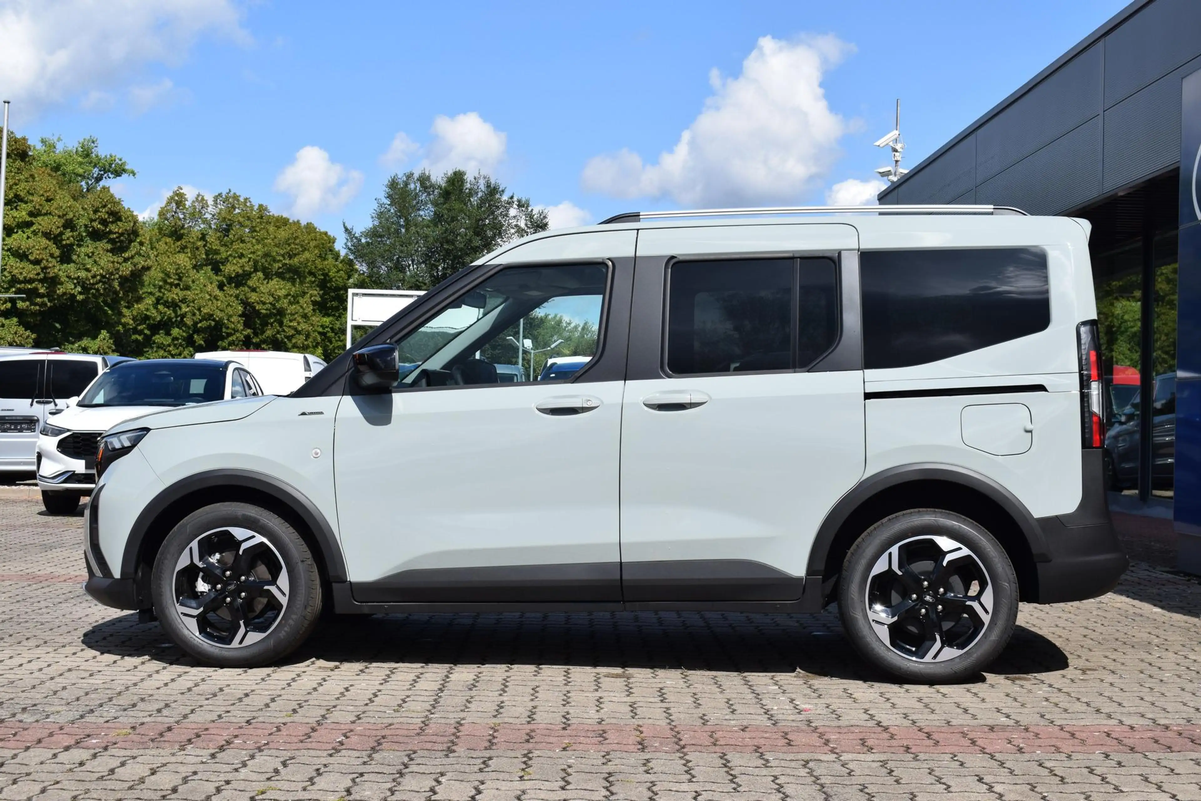 Ford Tourneo Courier Active ACC Kamera NAVI 5J. Garantie — photo 3