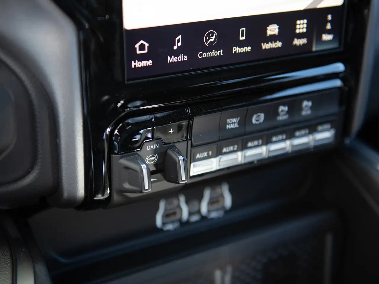 RAM 3500 снимка RAM 3500