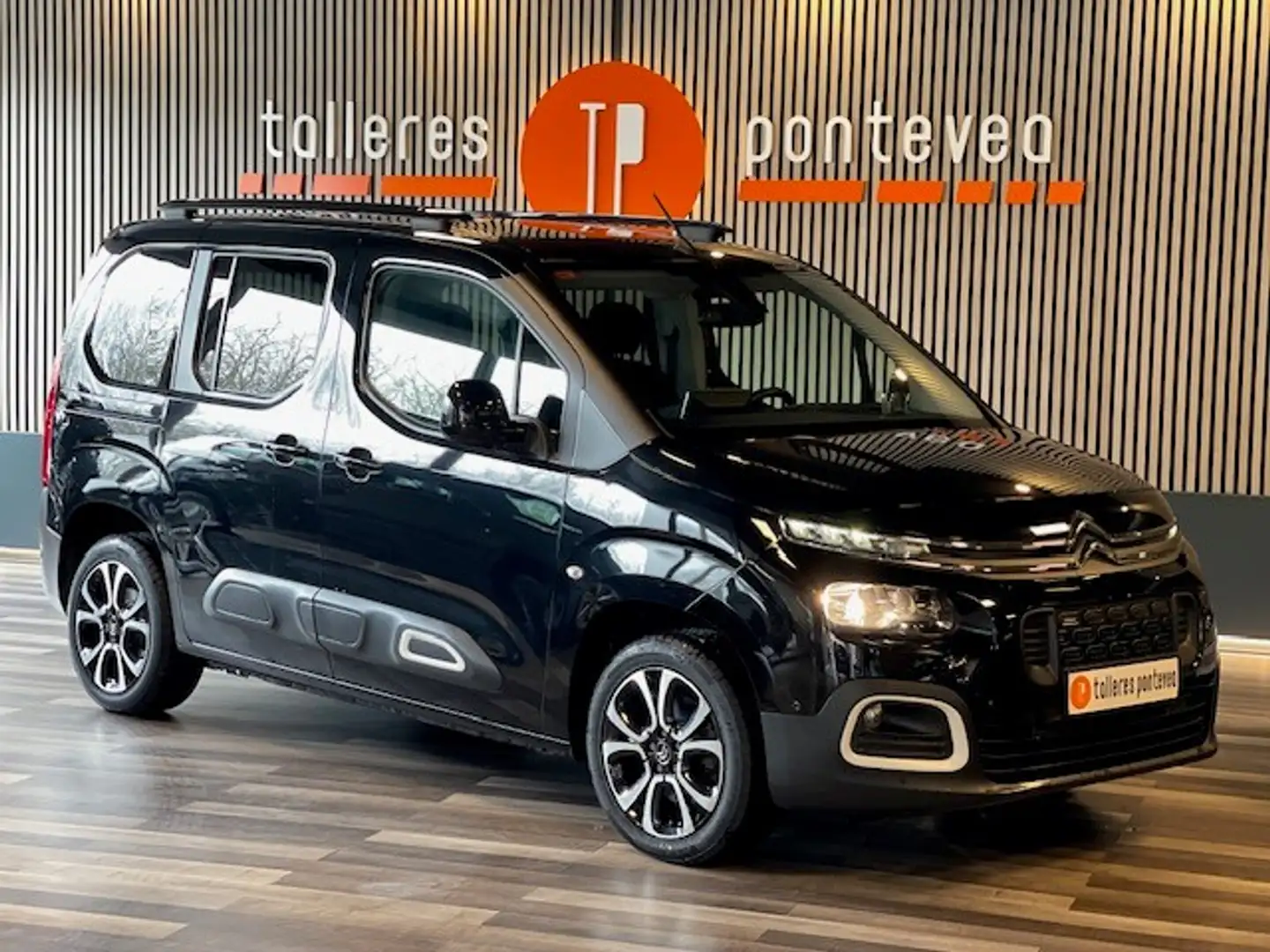 Citroen Berlingo BlueHDi S&S Talla M Shine 130 Negro - 1