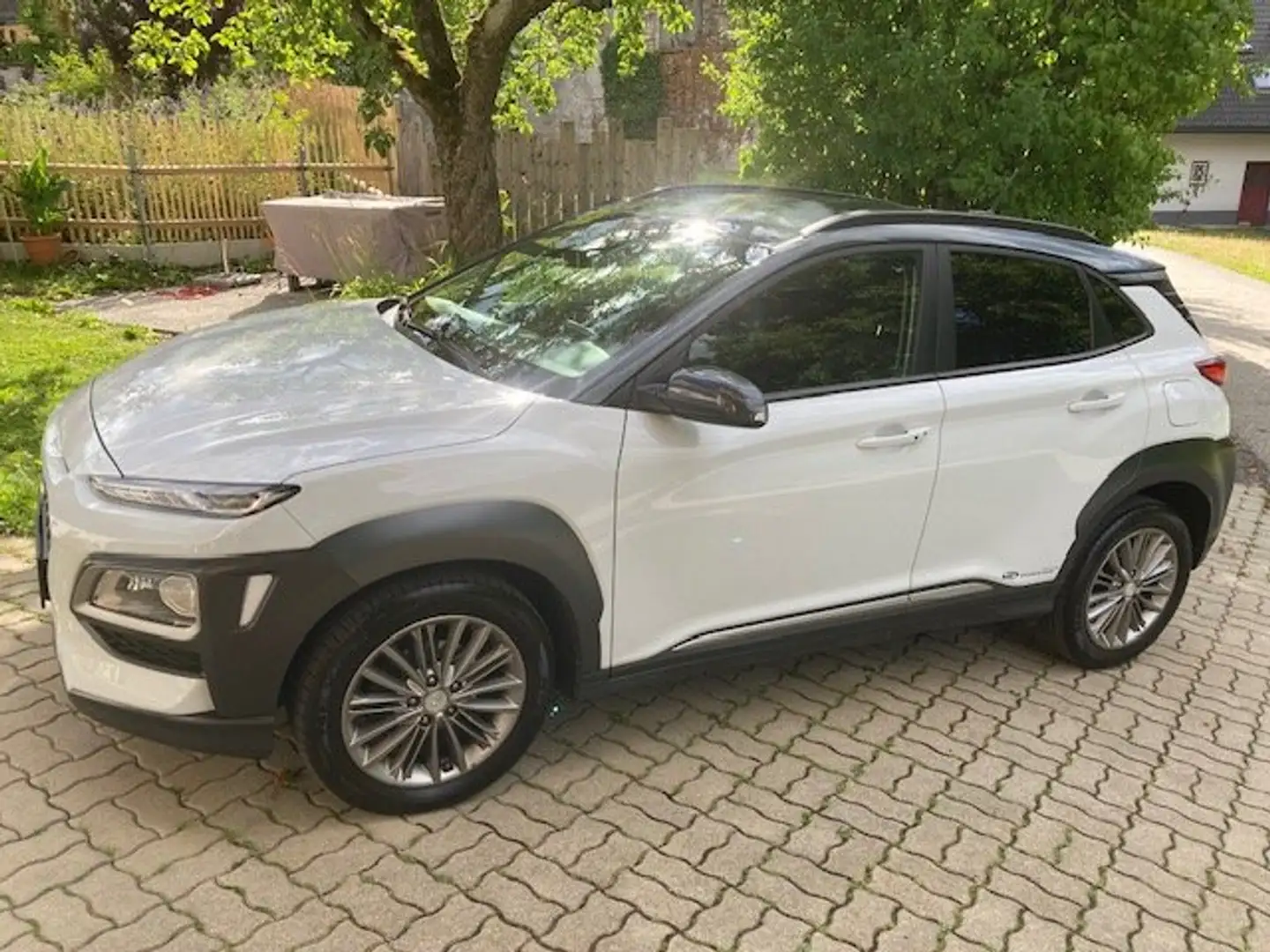 Hyundai KONA 1,0 T-GDi 2WD Level 5 Weiß - 2