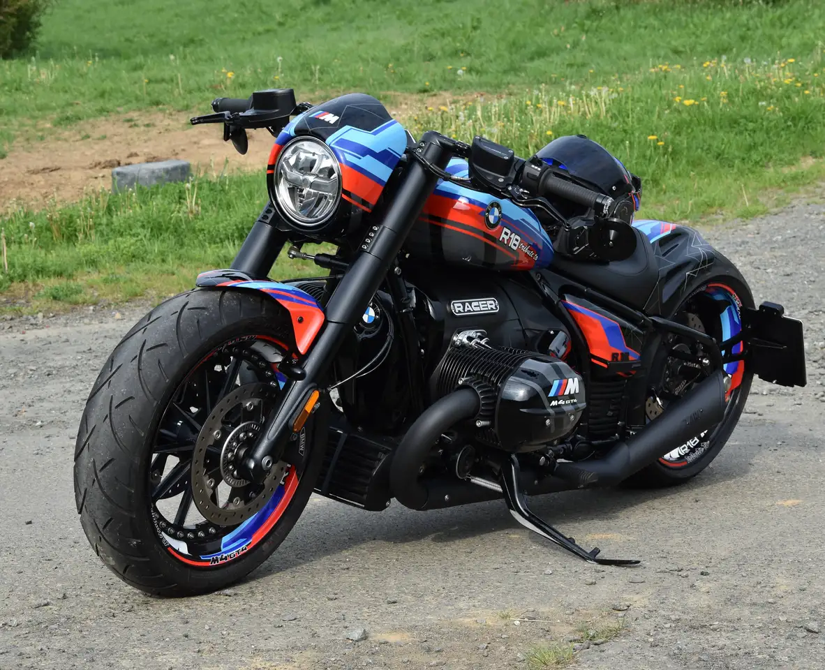 BMW R 18