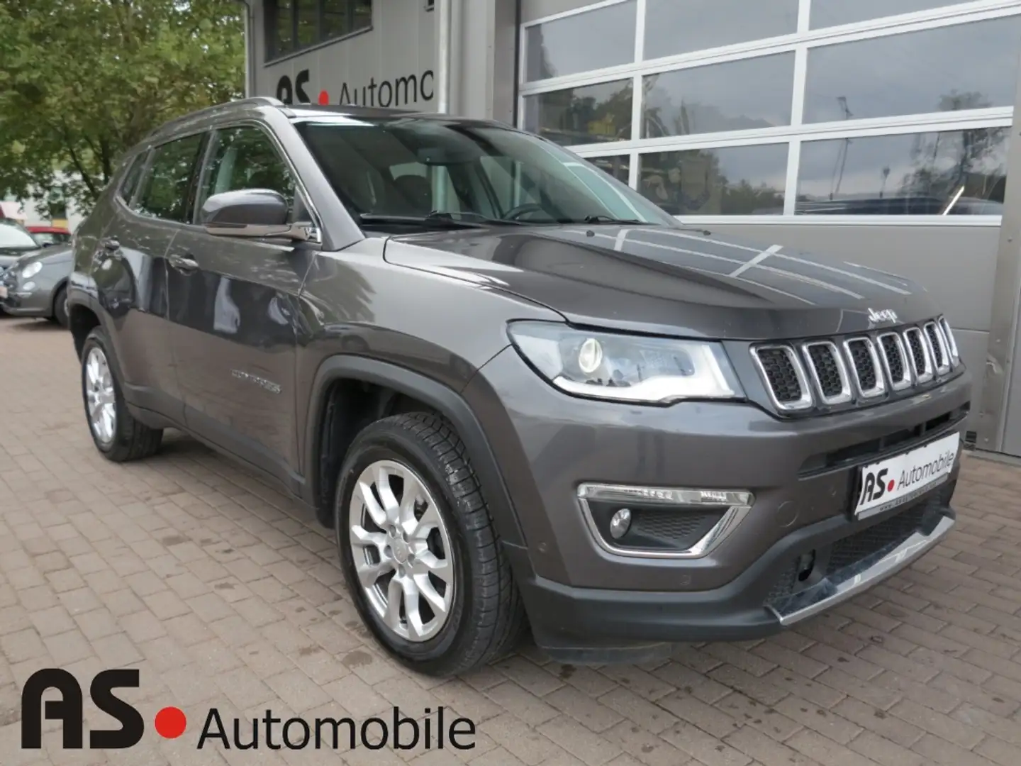 Jeep Compass Limited FWD 1.6d EU6 Navi*ACC*Bi-Xen*SHZ Grau - 1