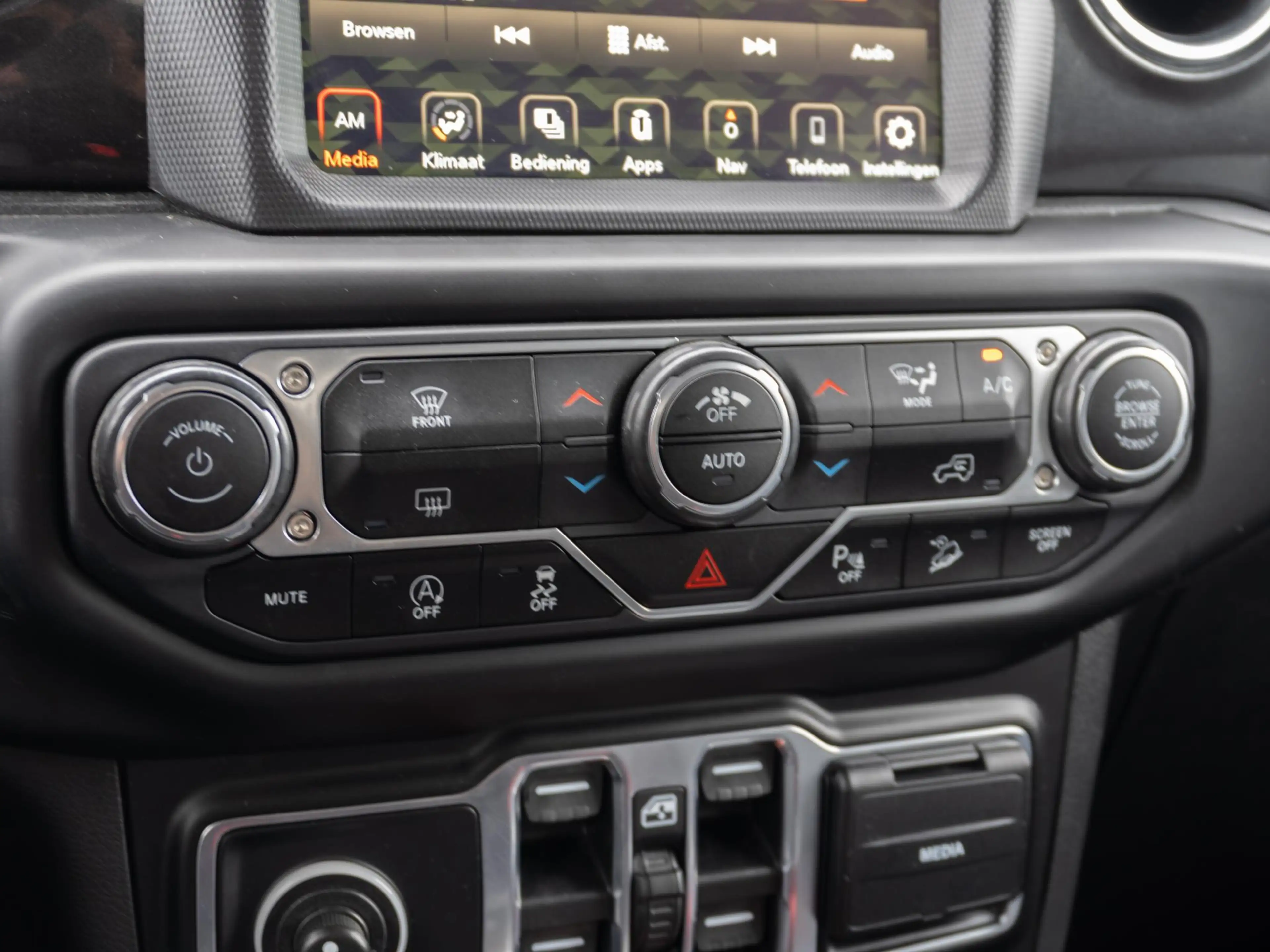Jeep Wrangler Unlimited 2.2D Sahara | Nette staat | Grijs kentek — photo 35