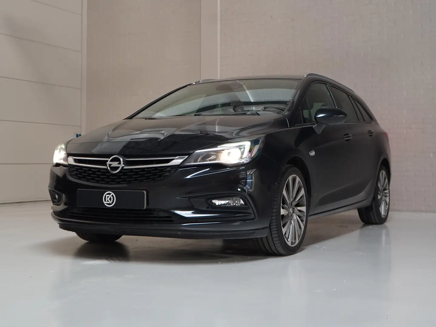 Opel Astra 1.4 Innovation Zwart - 2