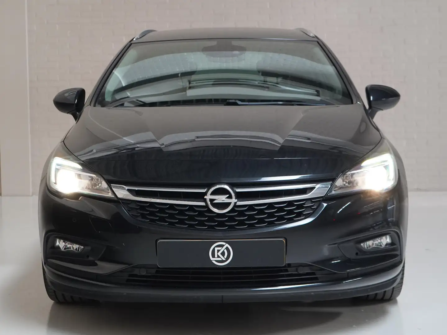 Opel Astra 1.4 Innovation Zwart - 1