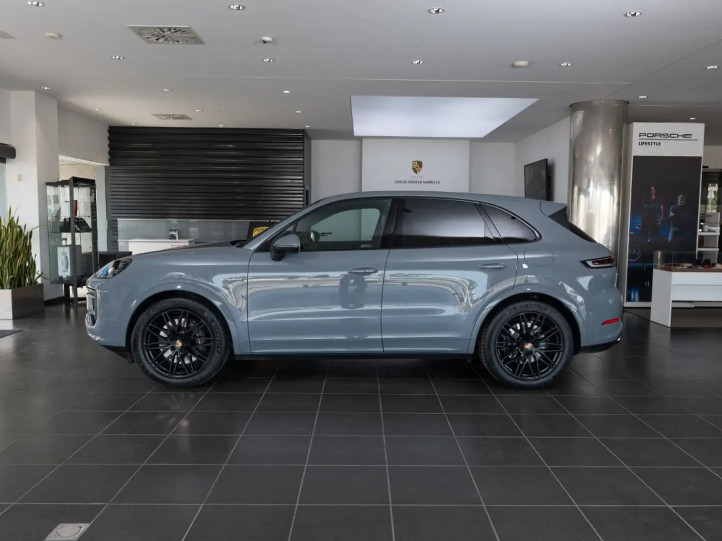 Porsche Cayenne E-Hybrid Aut. Gris - 2