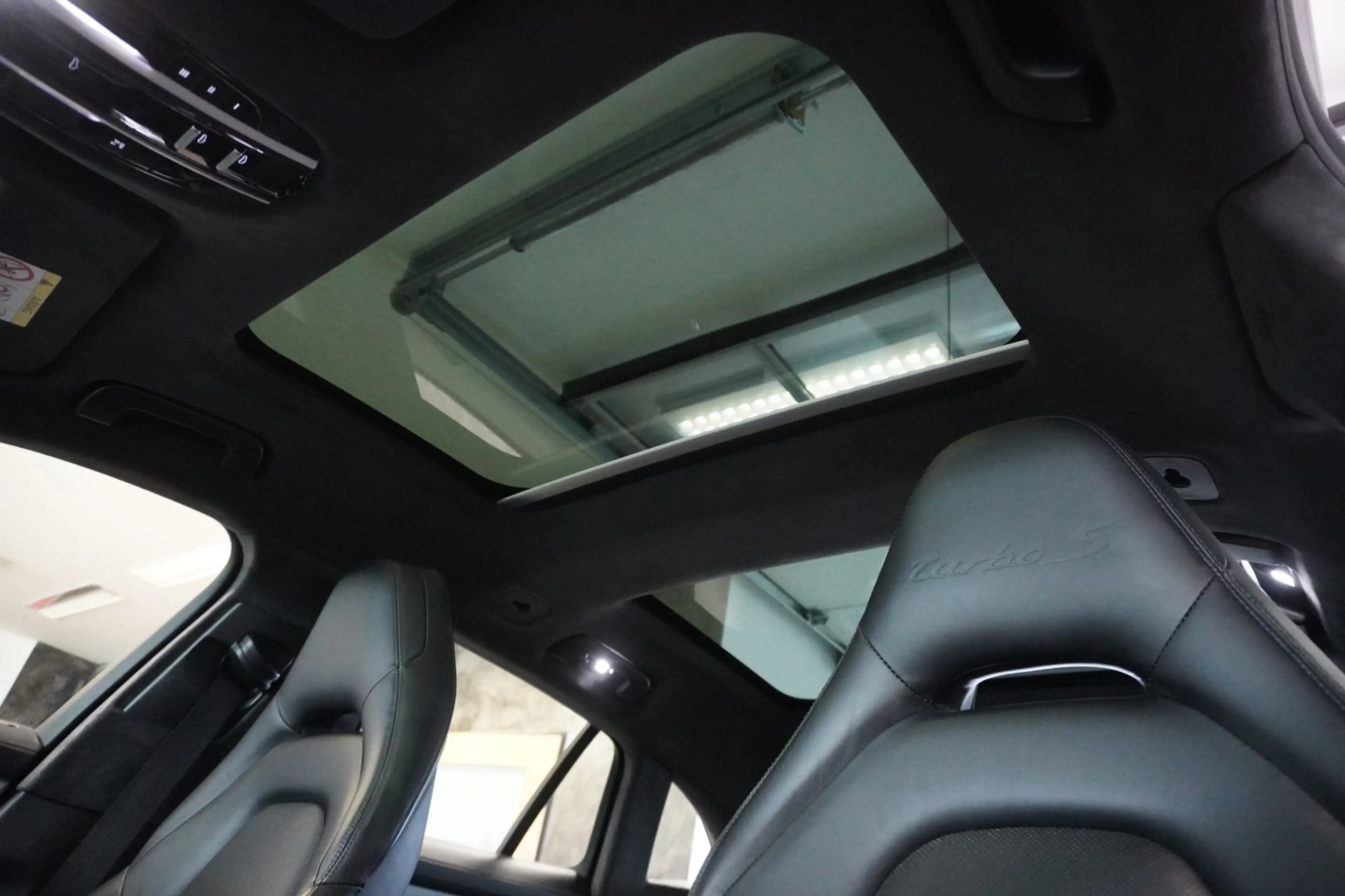 Porsche Panamera Turbo S Sport Turismo Pano/Matrix — photo 9