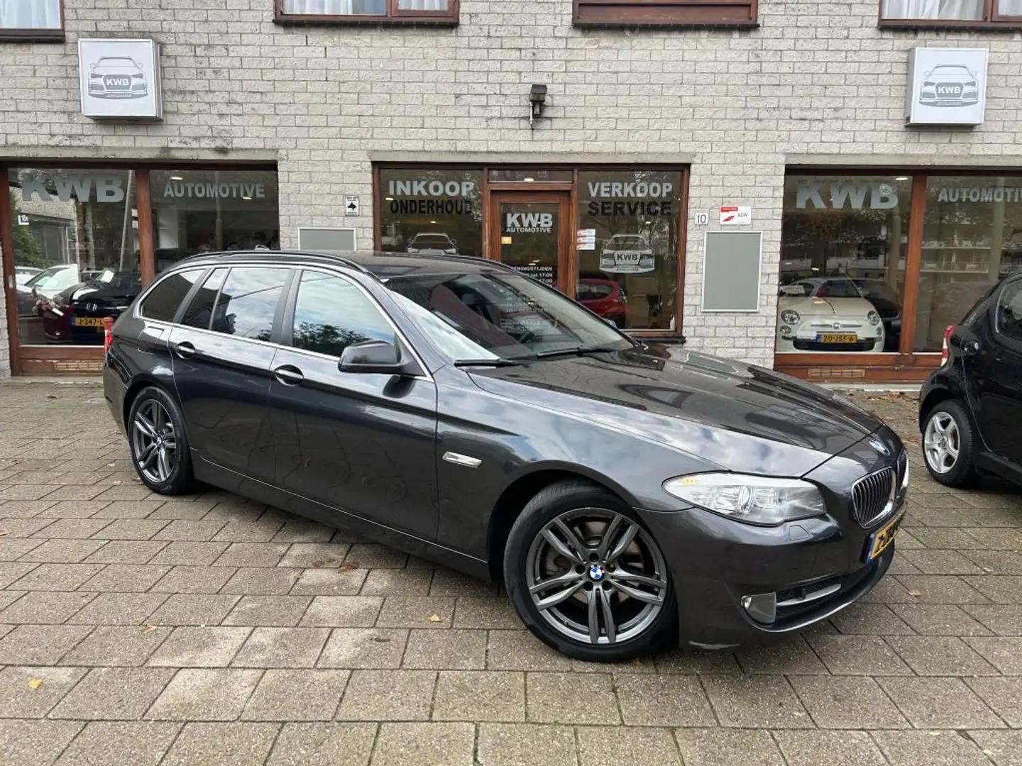 BMW 520 Executive Gri - 2