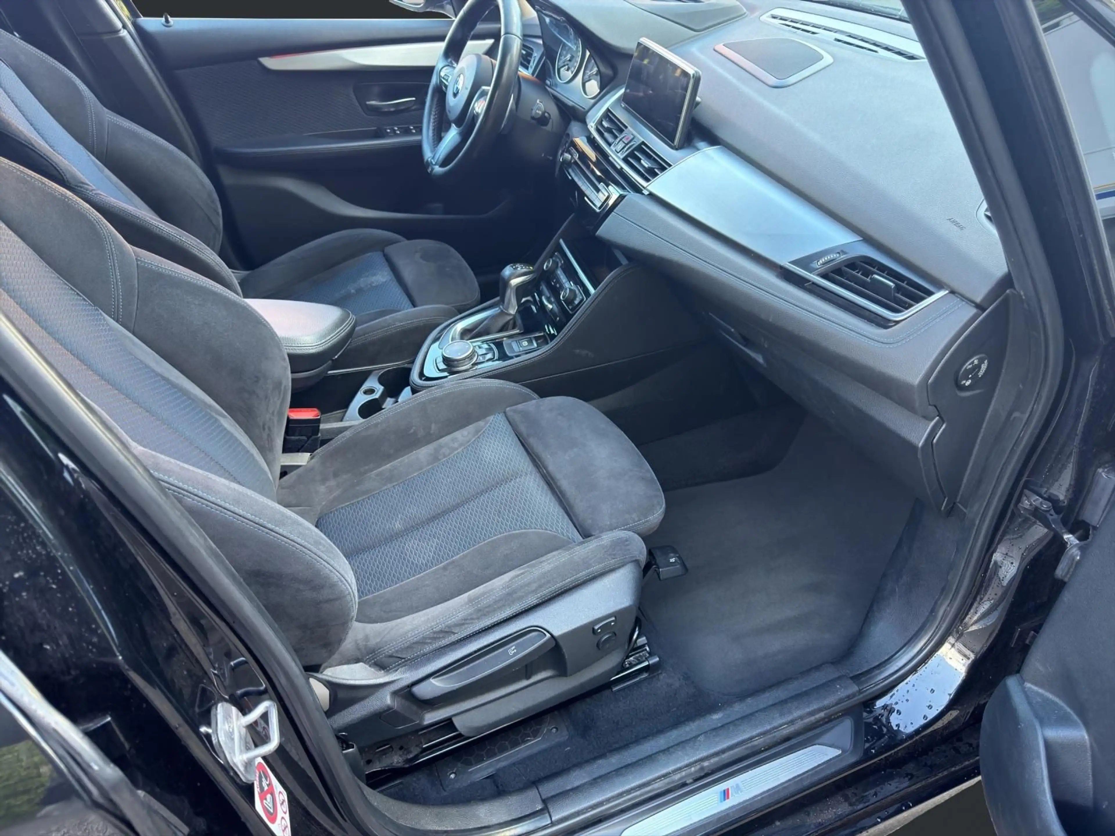 BMW 220 *xDrive*M-Sport*HeadUp*7Sitzer* — photo 12