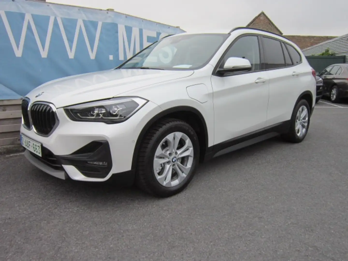 BMW X1 2.5eA Xdrive PROF NAVI + HEAD UP + LEDER + LED Blanc - 1