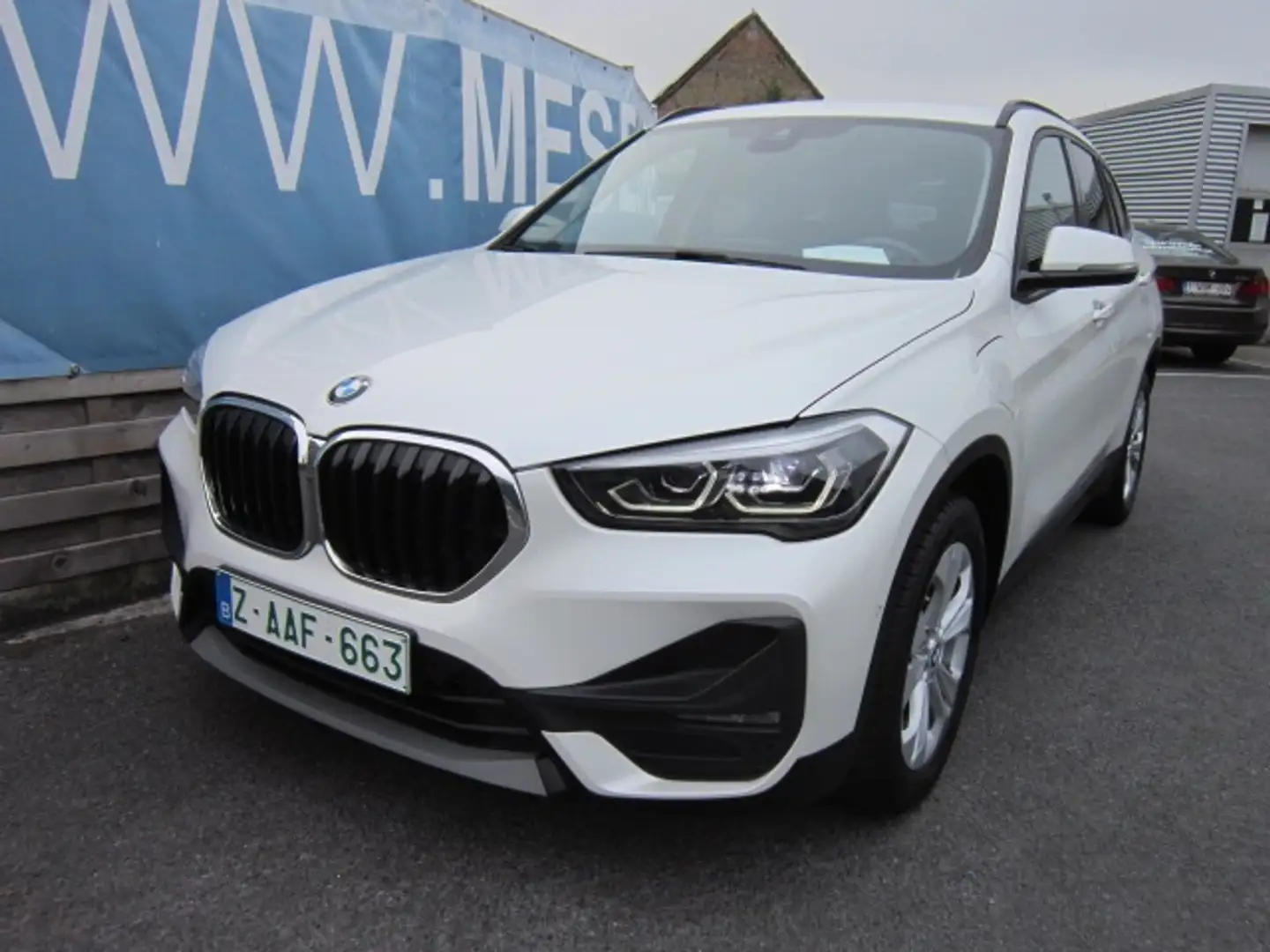 BMW X1 2.5eA Xdrive PROF NAVI + HEAD UP + LEDER + LED Blanc - 2