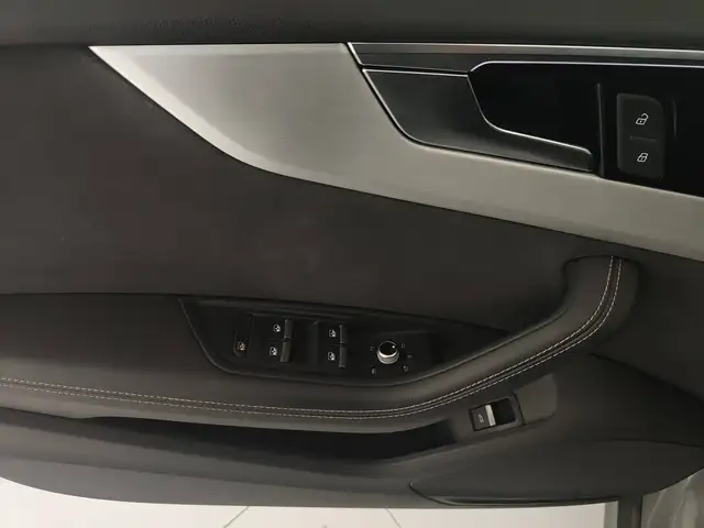 Audi A5 view 11
