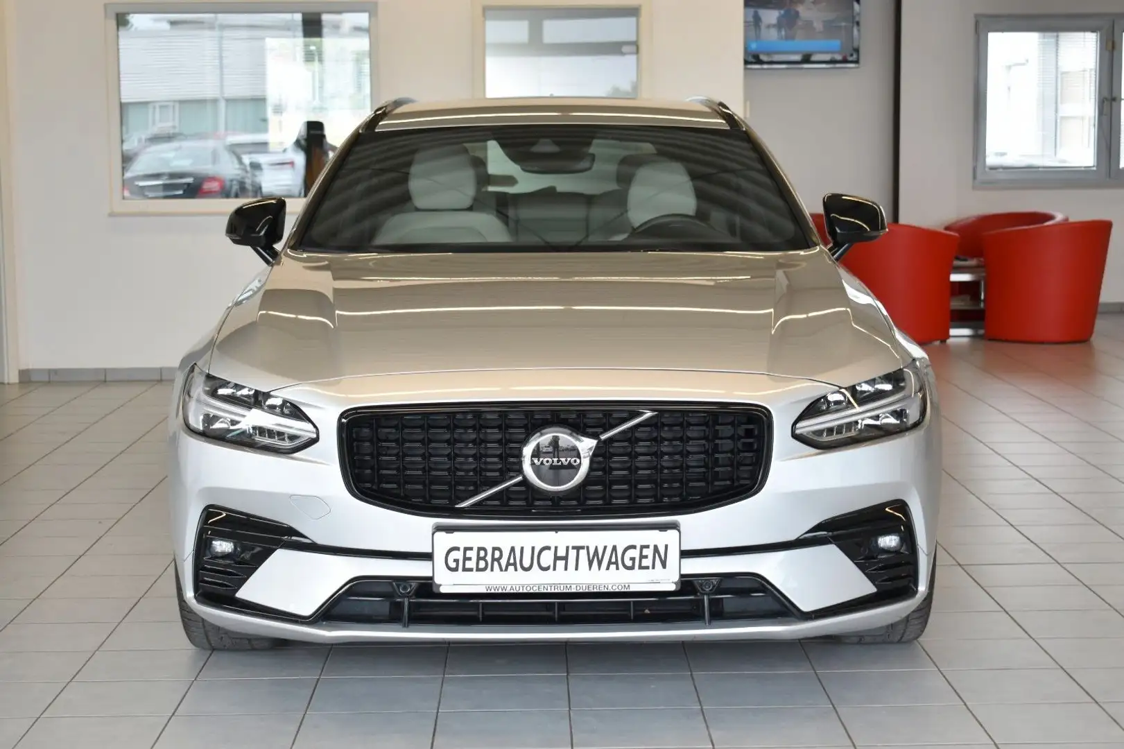 Volvo V90 Kombi R Design AUT./LED/NAVI/Sportsitze NAPP Silber - 2