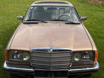 230 CE Coupé C123E23