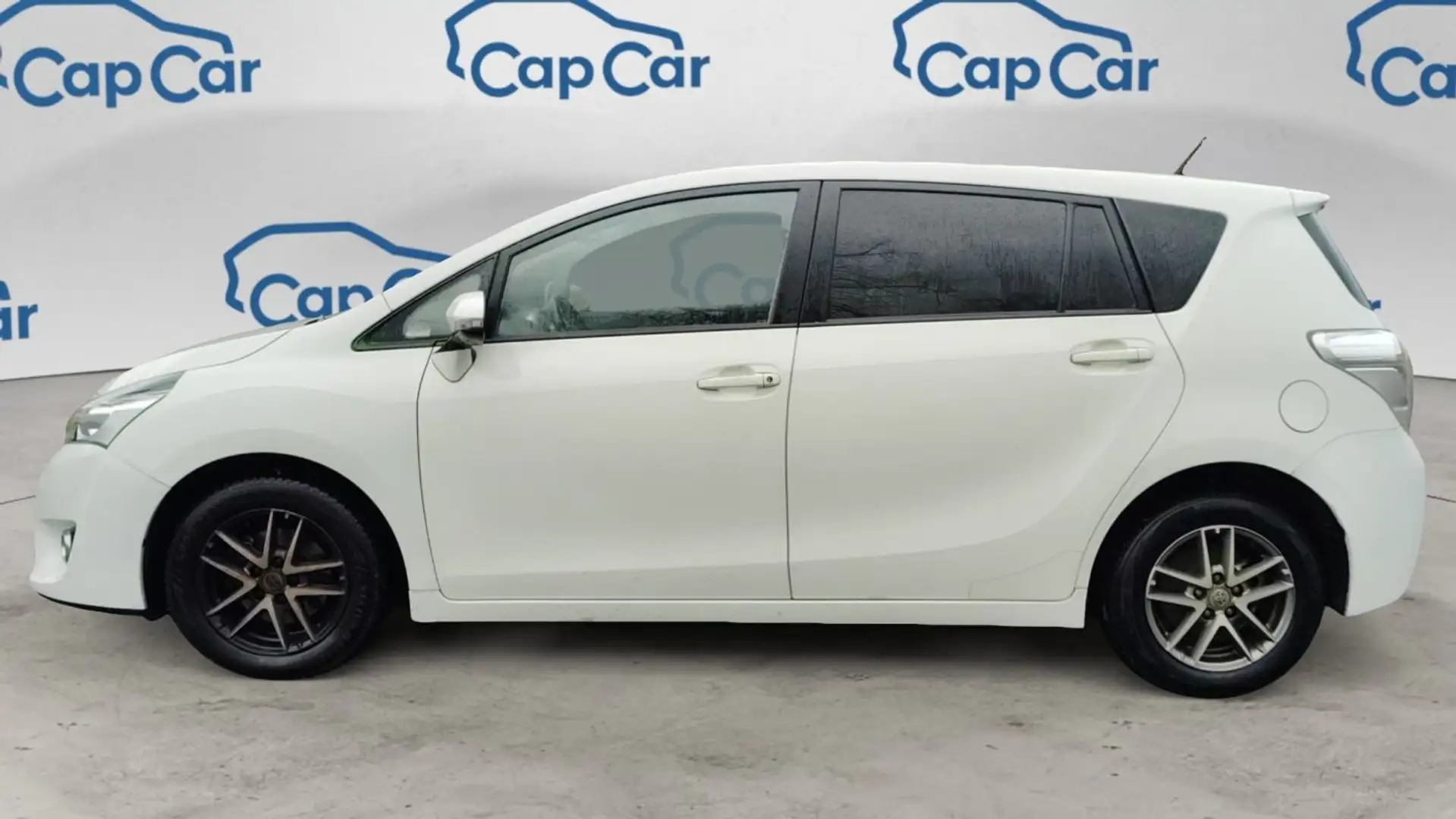 Toyota Verso 1.6 D-4D 112 Feel Weiß - 2