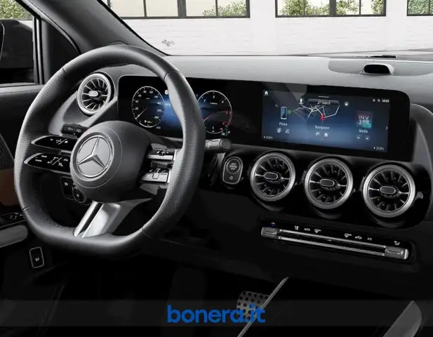 Mercedes-Benz Gla Class view 6