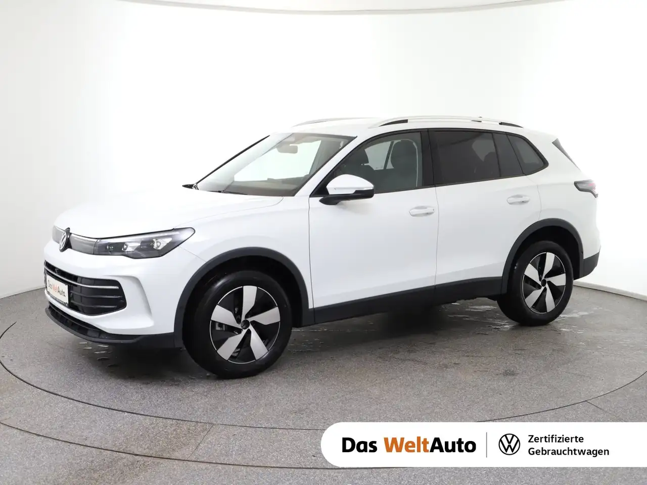 Volkswagen Tiguan Friends TDI 4MOTION DSG — photo 1 of 29