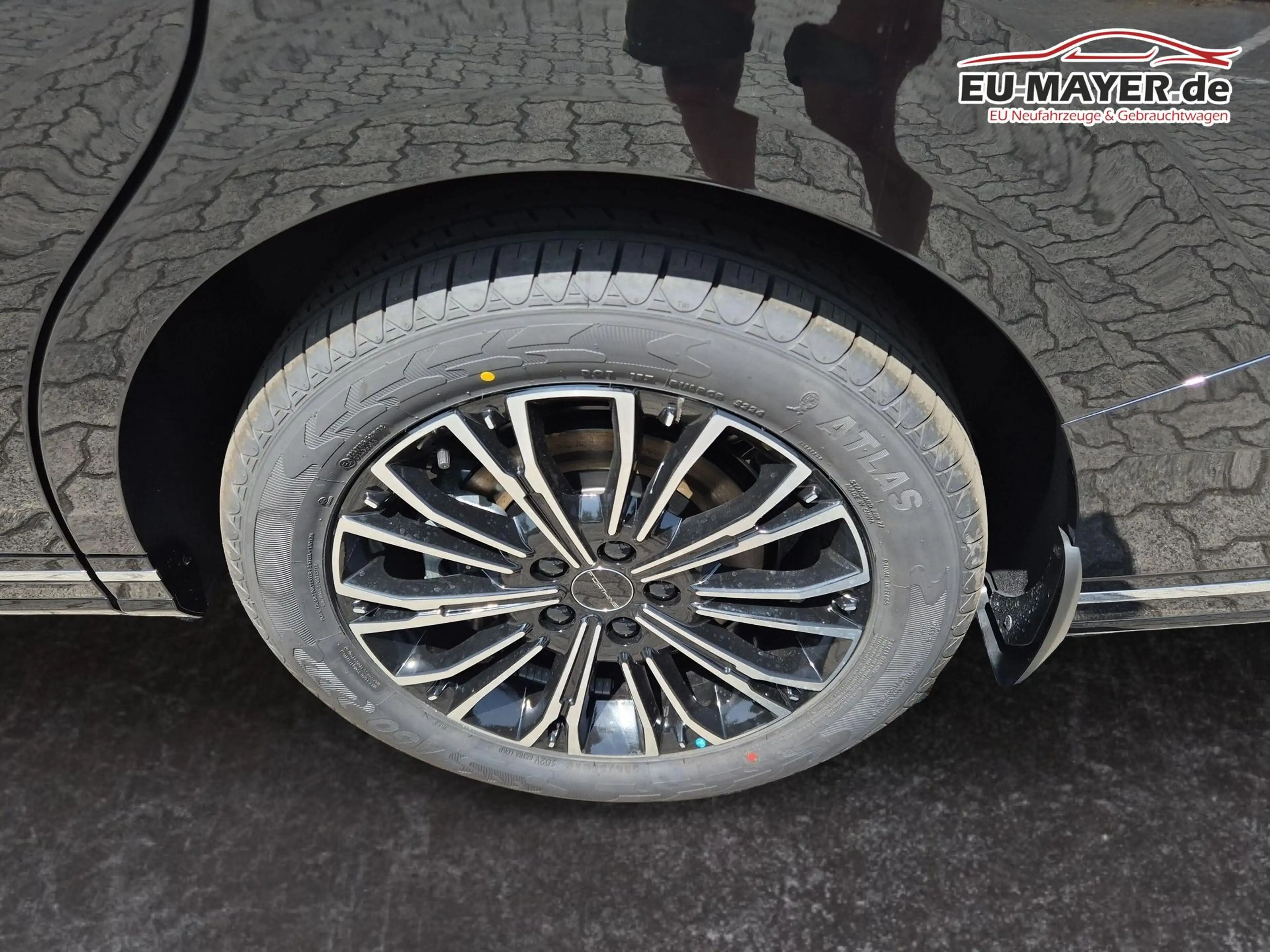 Forthing 1.5 180kW AT HYBRID / 7-Sitzer sofort verfügbar... — photo 6