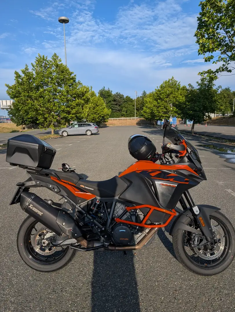 KTM 1090 Adventure Orange - 1