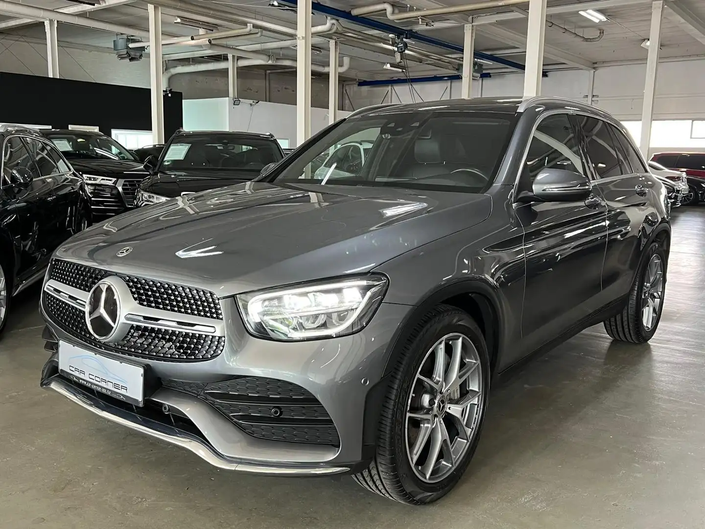 Mercedes-Benz GLC 300 d 4M 9GT 3X AMG LINE PANO HUD MBUX 20ALU Grau - 1