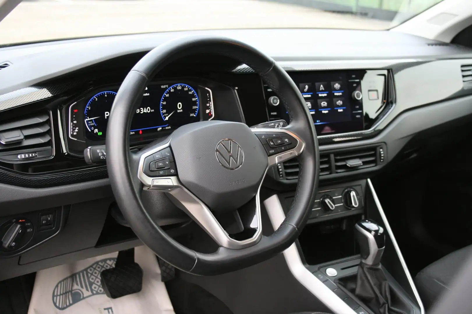 Volkswagen Polo 1.0 TSI Life Business Zwart - 2