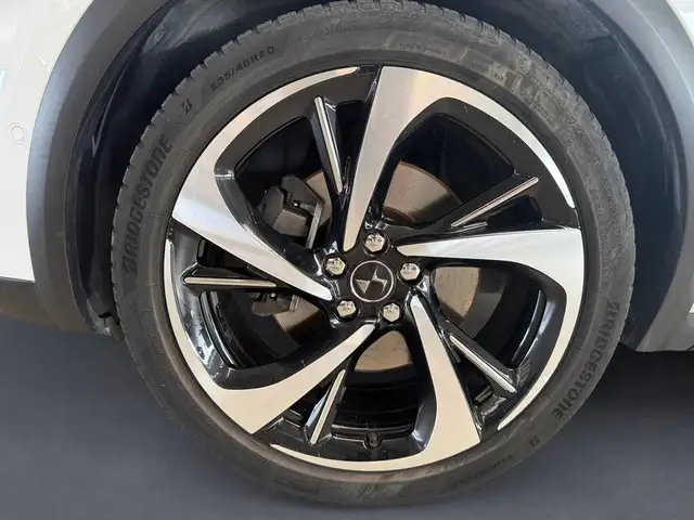 DS Automobiles DS 7 Crossback view 9