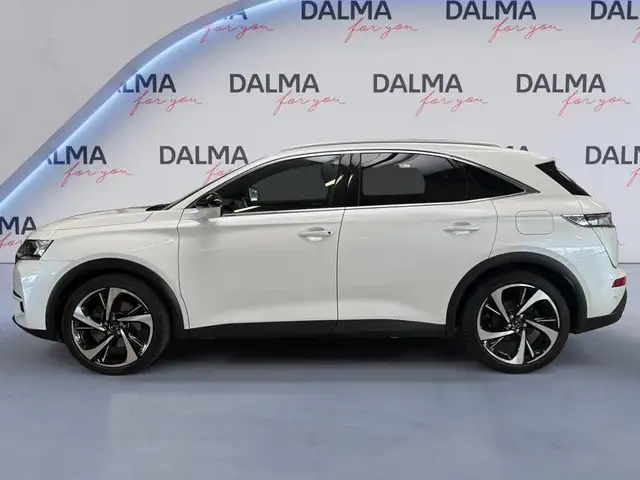 DS Automobiles DS 7 Crossback view 2